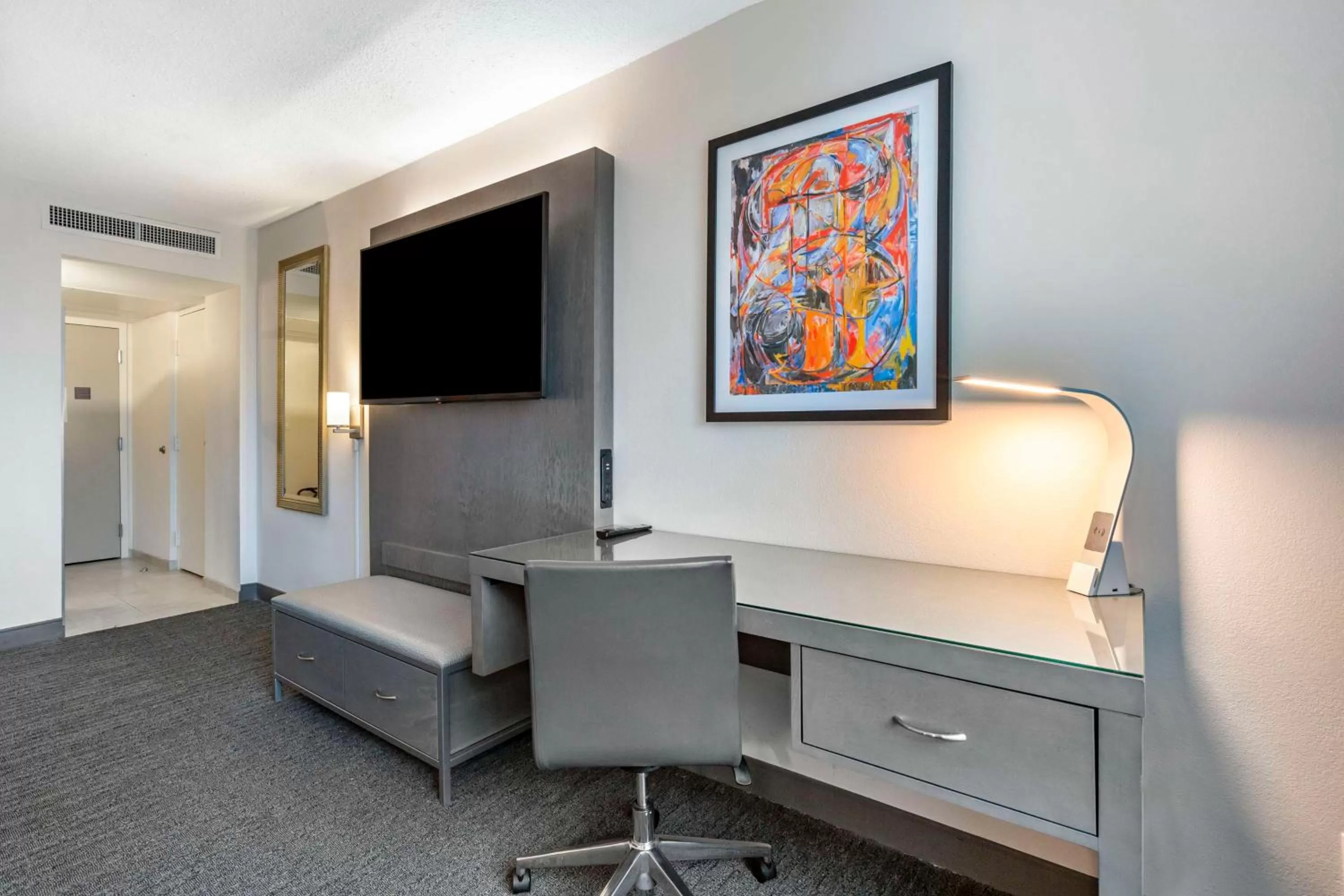 TV and multimedia in Best Western Premier Rockville Hotel & Suites