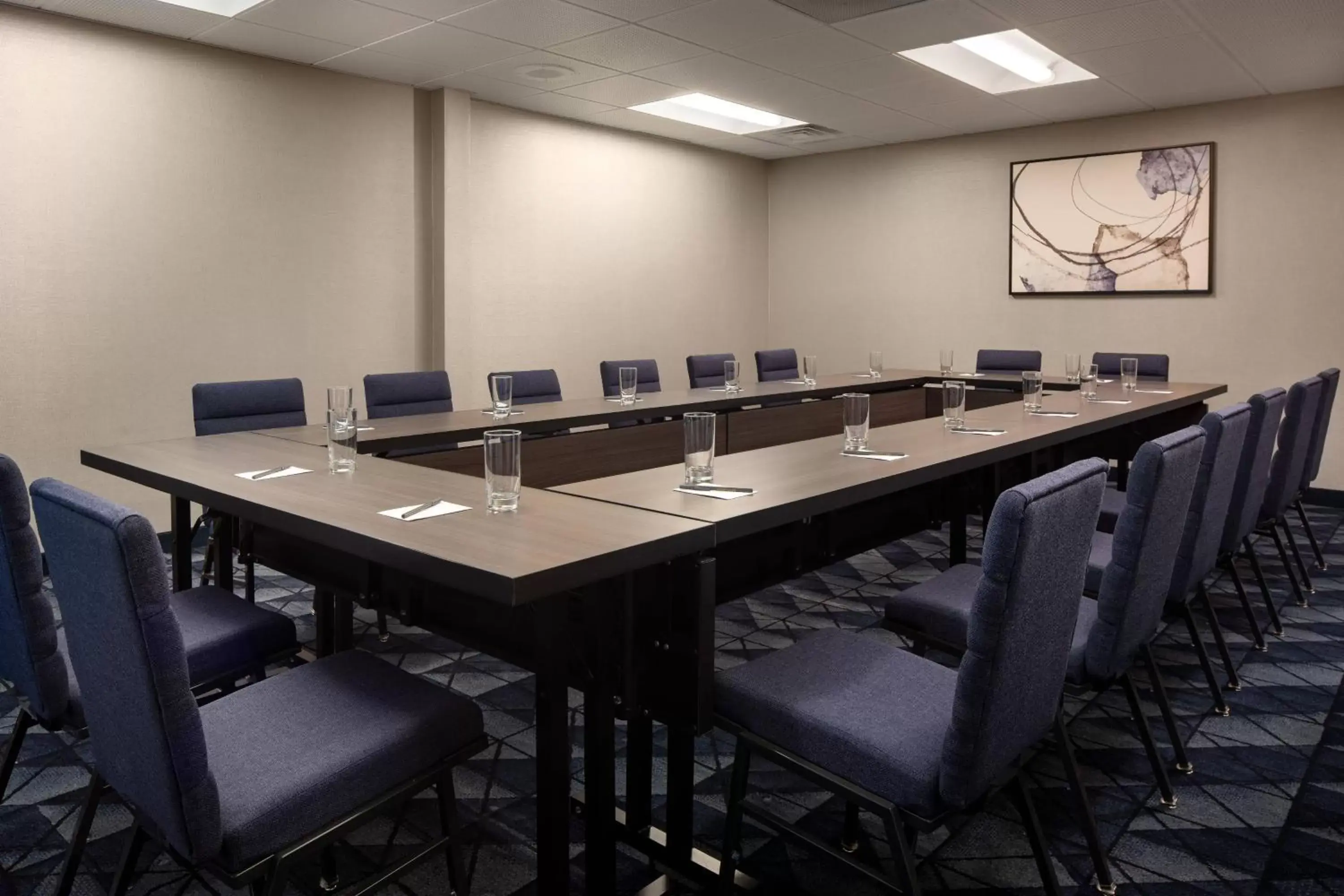 Meeting/conference room in Courtyard by Marriott Fresno