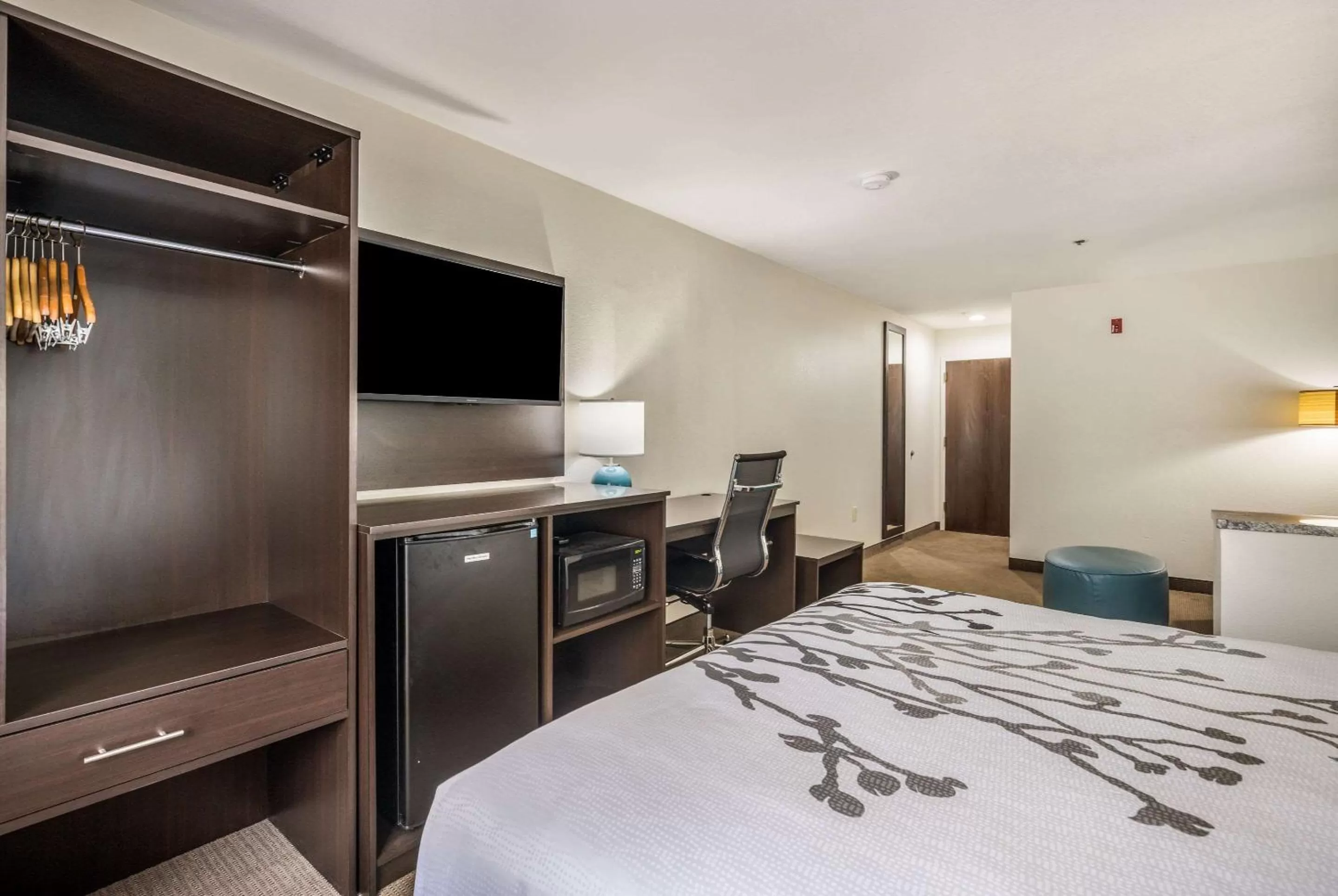 Bedroom, Bed in Sleep Inn & Suites Tallahassee-Capitol