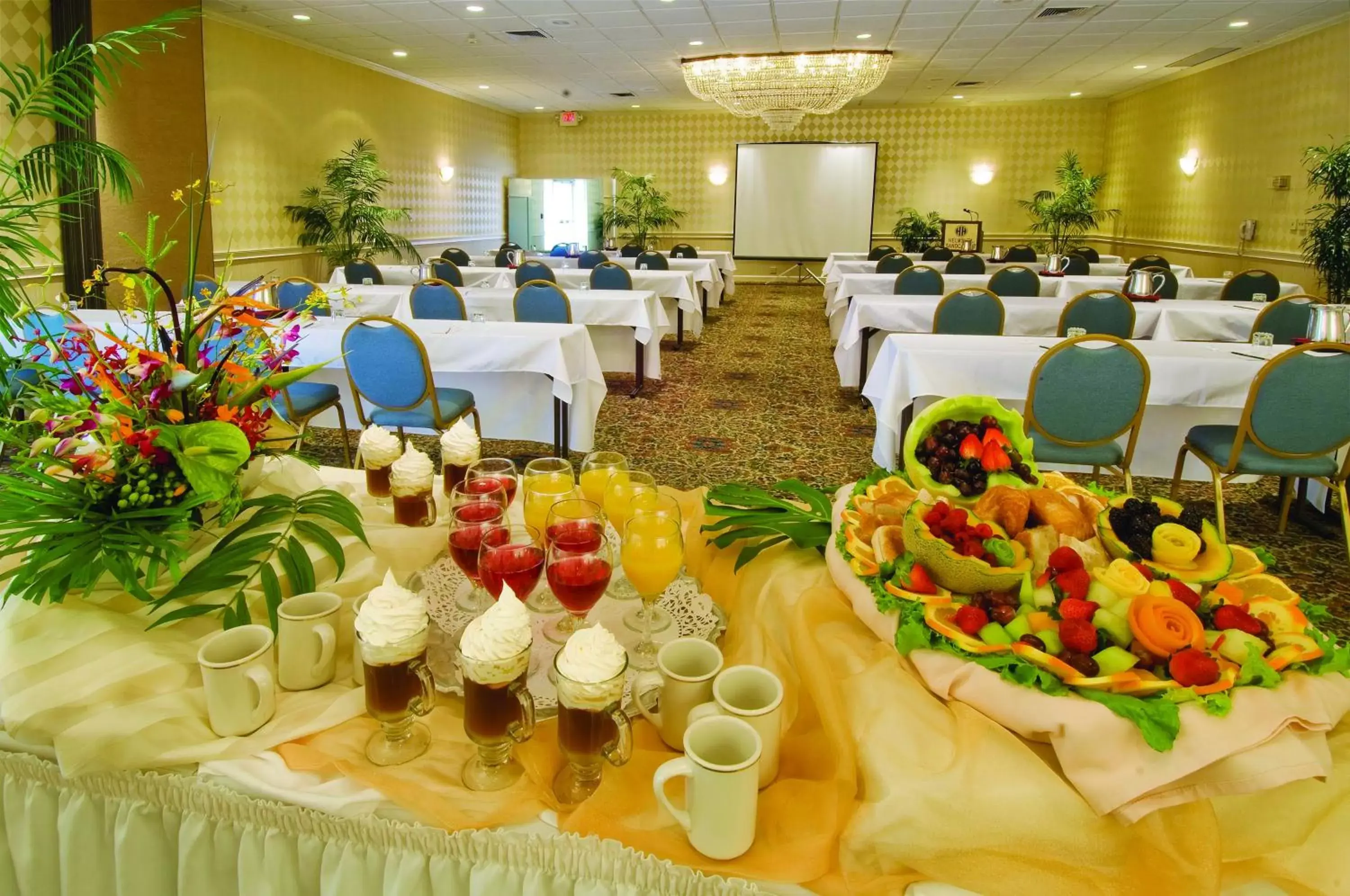 Business facilities in Sandcastle Resort at Lido Beach