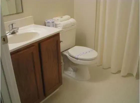 Bathroom in Affordable Suites Conover / Hickory