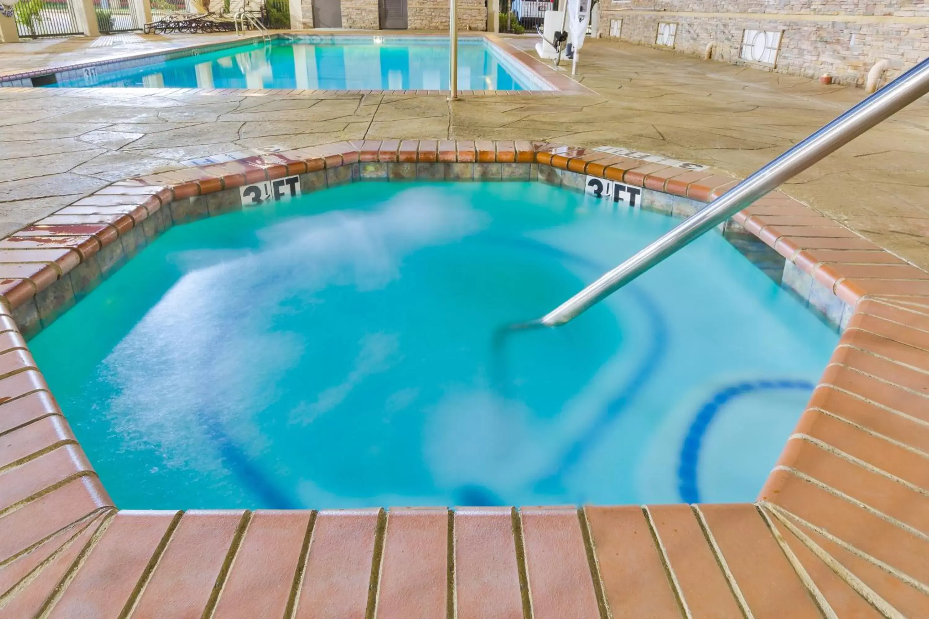 Swimming Pool in Holiday Inn Express Palestine, an IHG Hotel