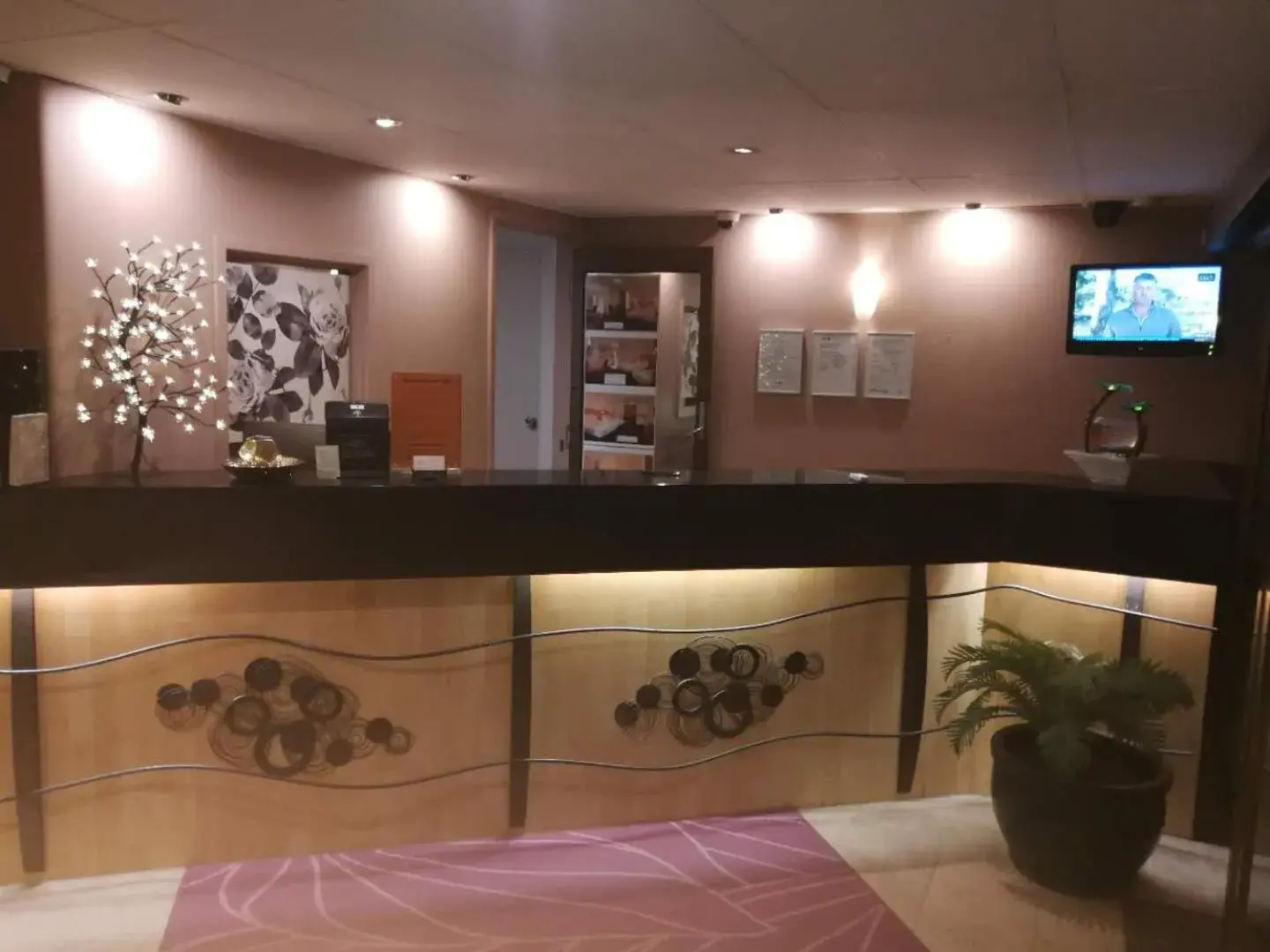 Lobby or reception in Garden Lodge Sydney Hotel