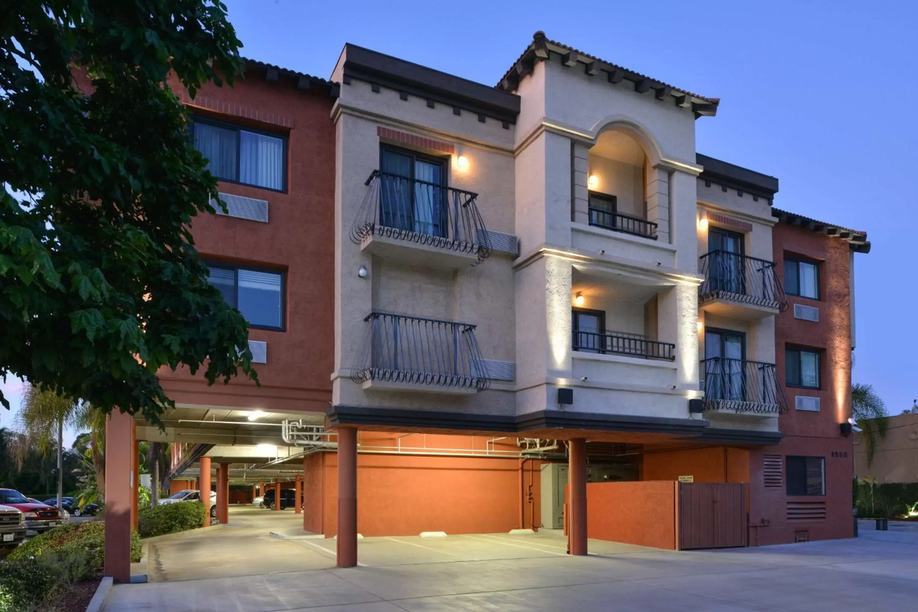 Property Building in Best Western PLUS La Mesa San Diego