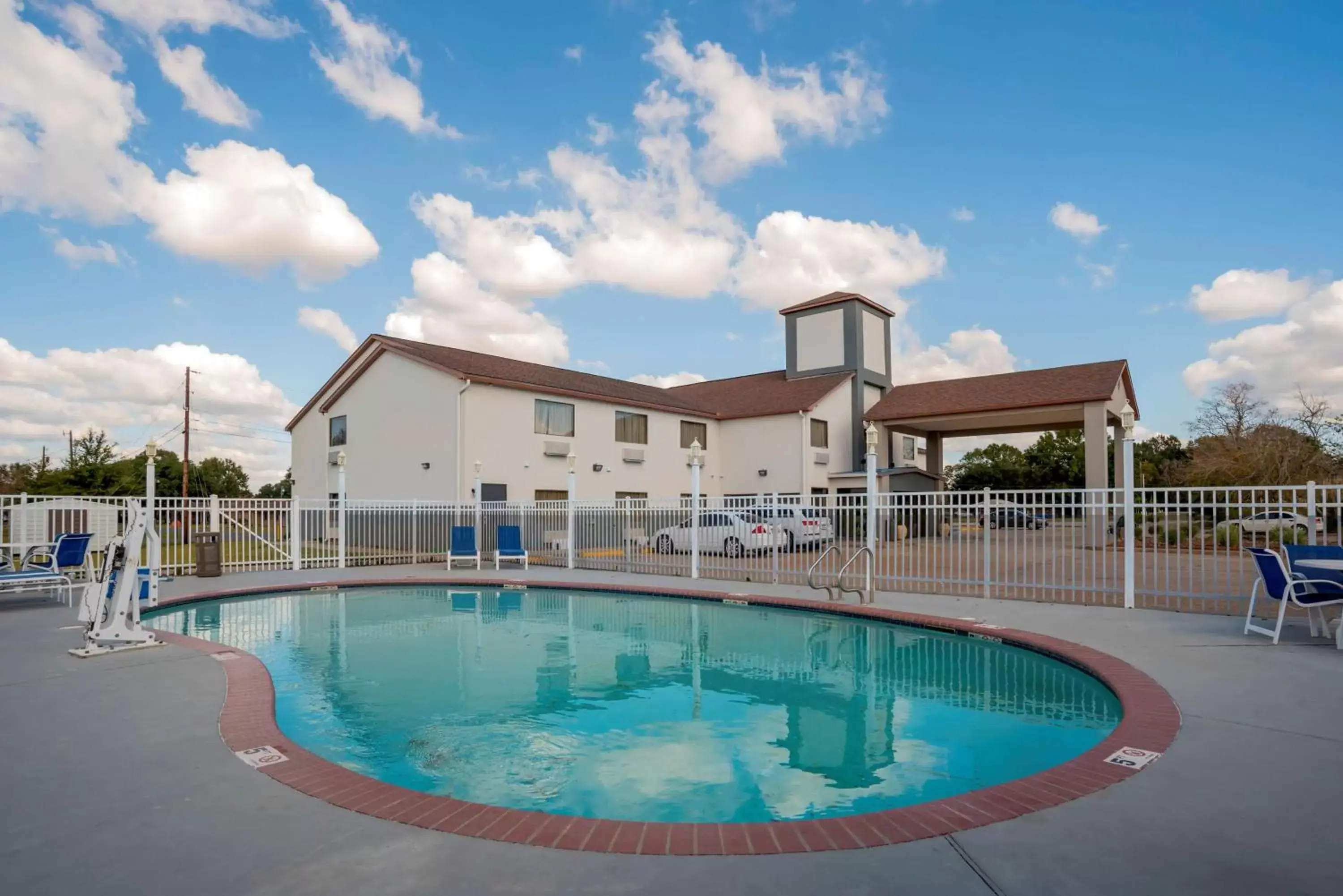 Pool view, Swimming Pool in Best Western Ville Platte