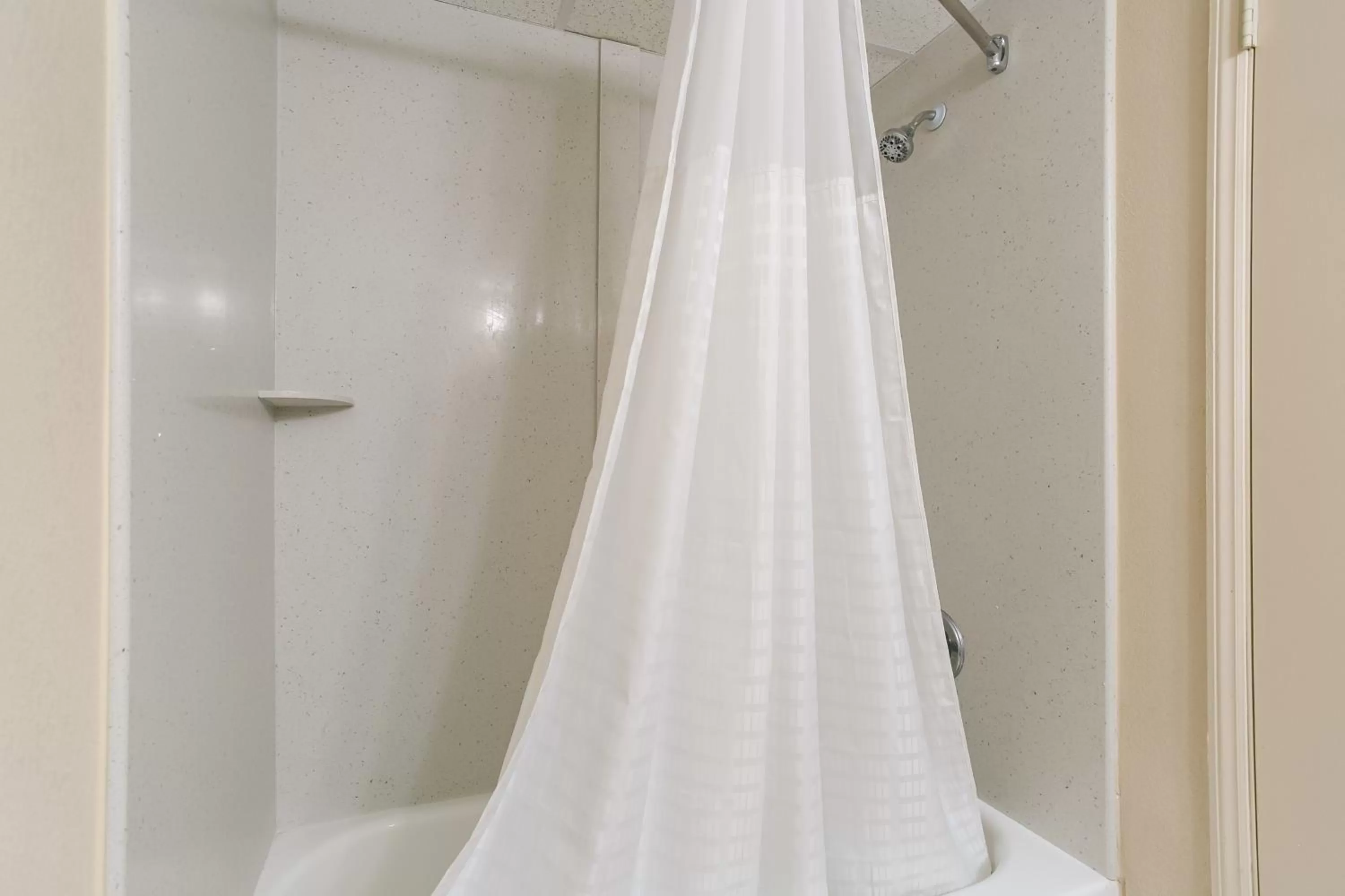 Bathroom in Eisenhower Hotel and Conference Center