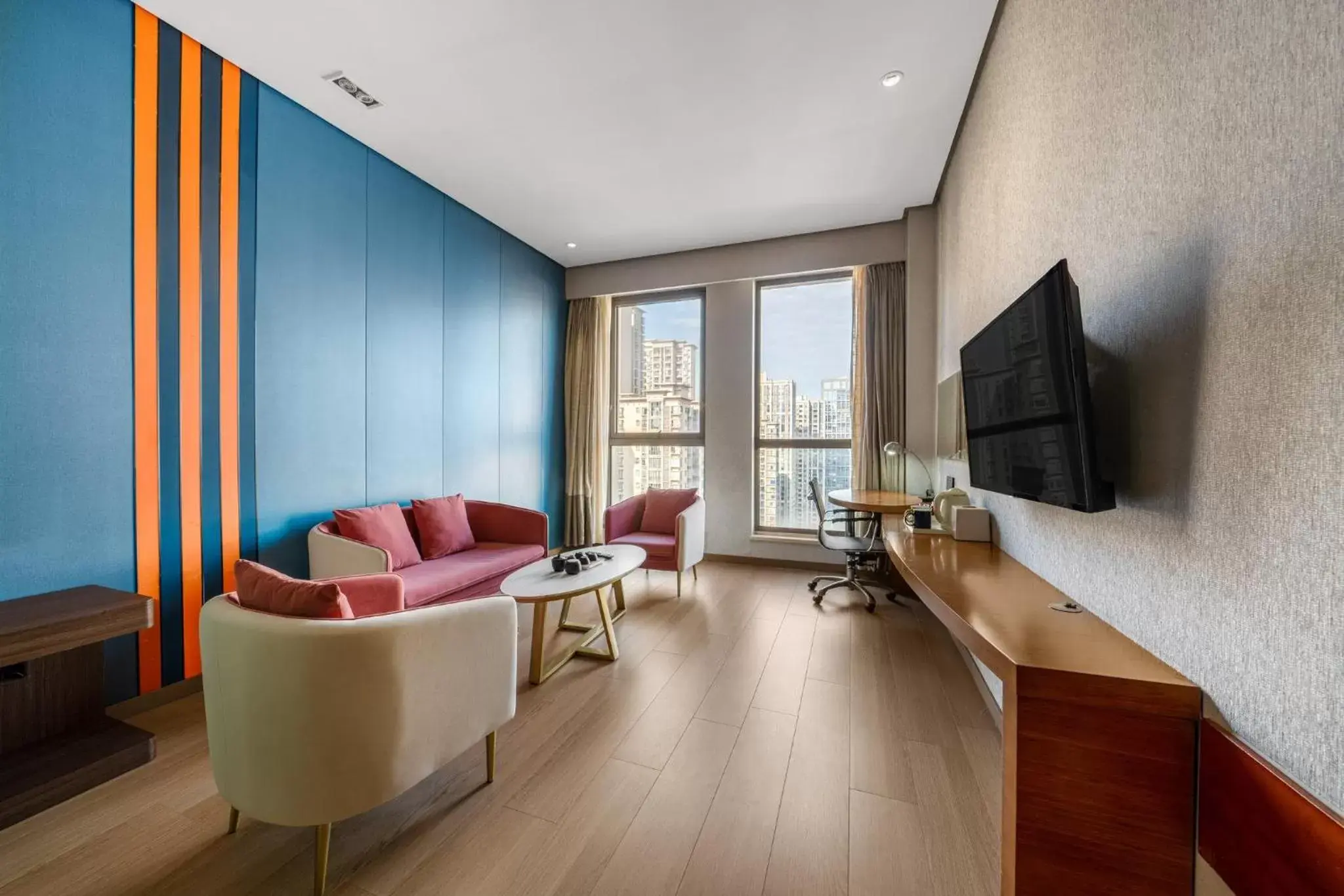 Bedroom, Seating Area in Holiday Inn Express Chongqing Guanyinqiao , an IHG Hotel