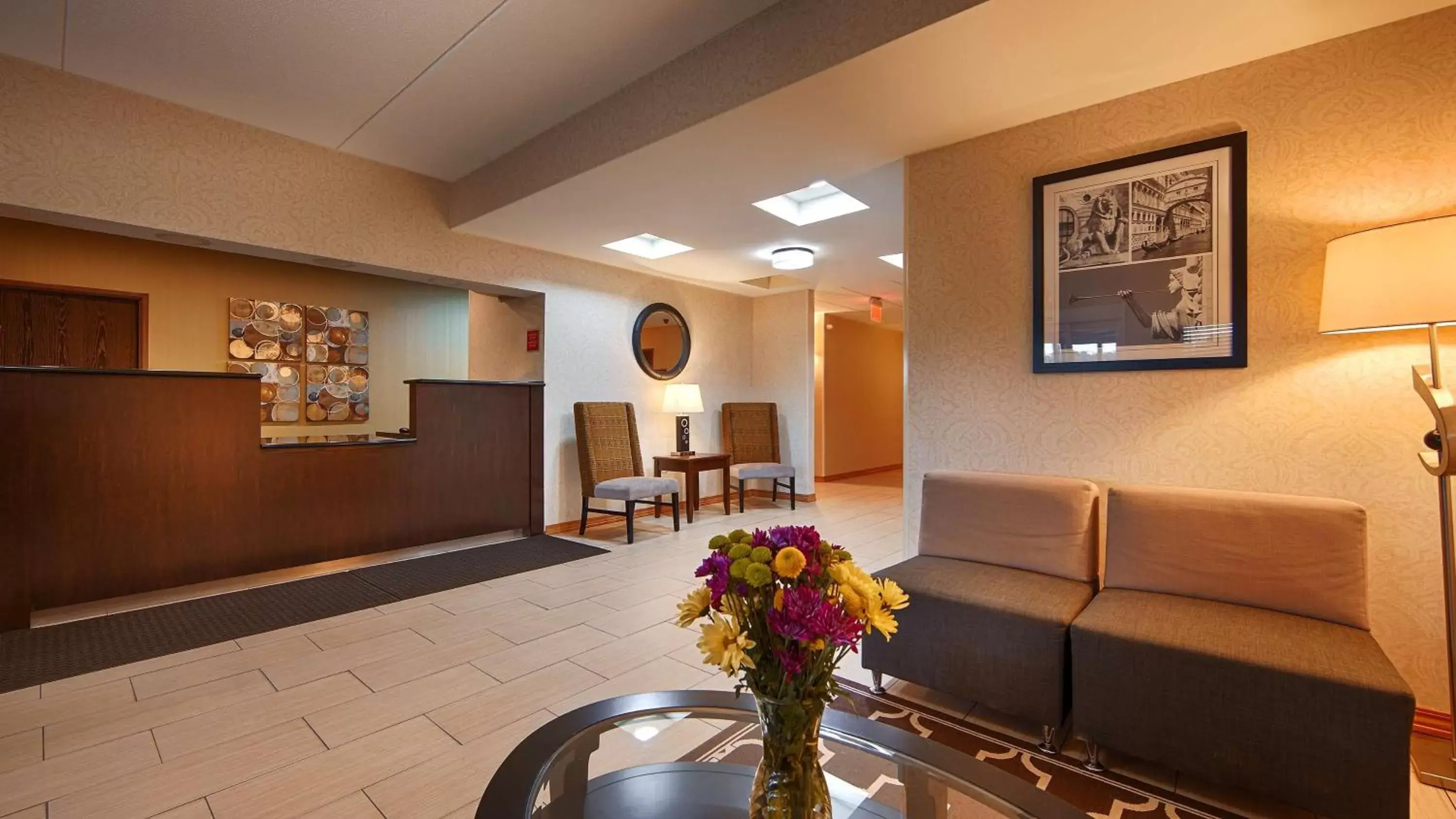 Lobby or reception, Seating Area in Days Inn by Wyndham Indiana Benjamin Franklin Highway