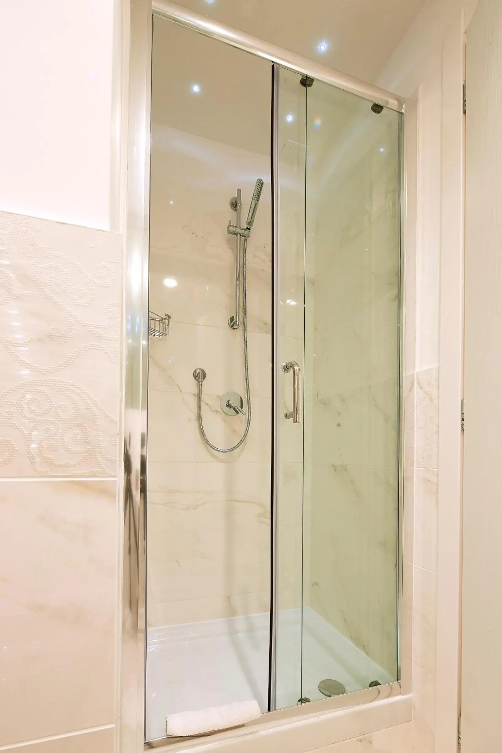 Shower, Bathroom in Tullia&Prisca Relais