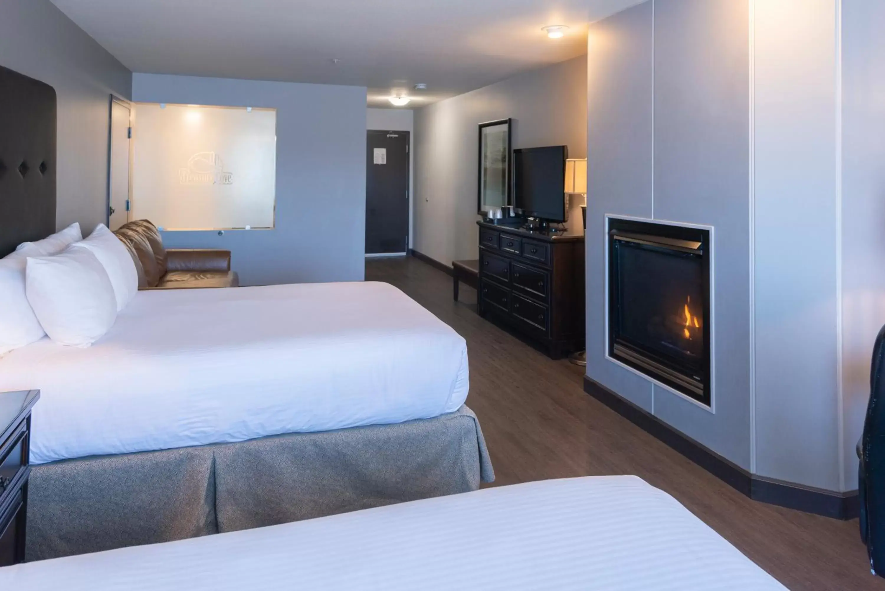 Bed in Prestige Treasure Cove Resort, WorldHotels Elite