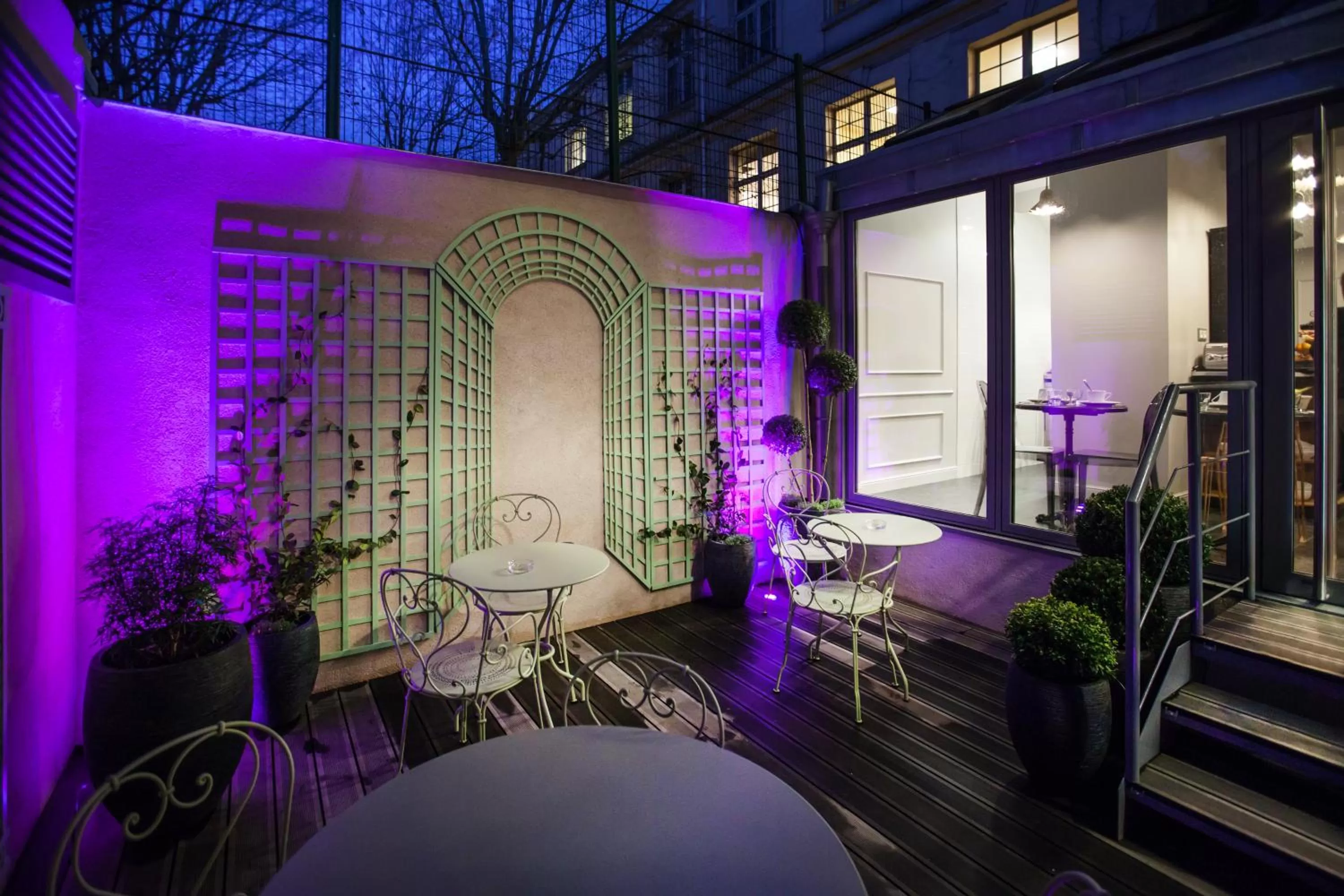 Patio in Le Mireille