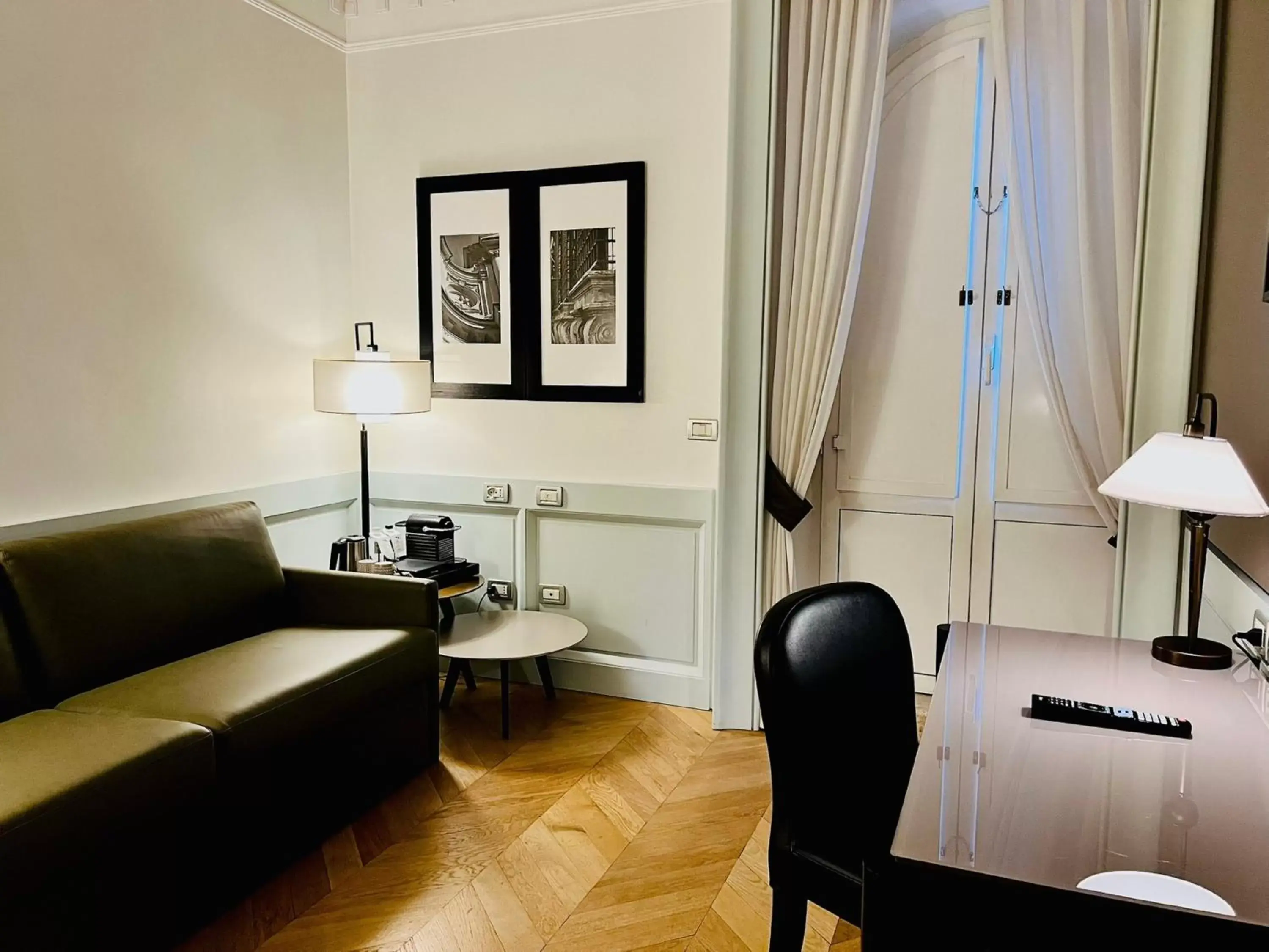 Bedroom, Seating Area in Hotel Indigo Rome - St. George, an IHG Hotel