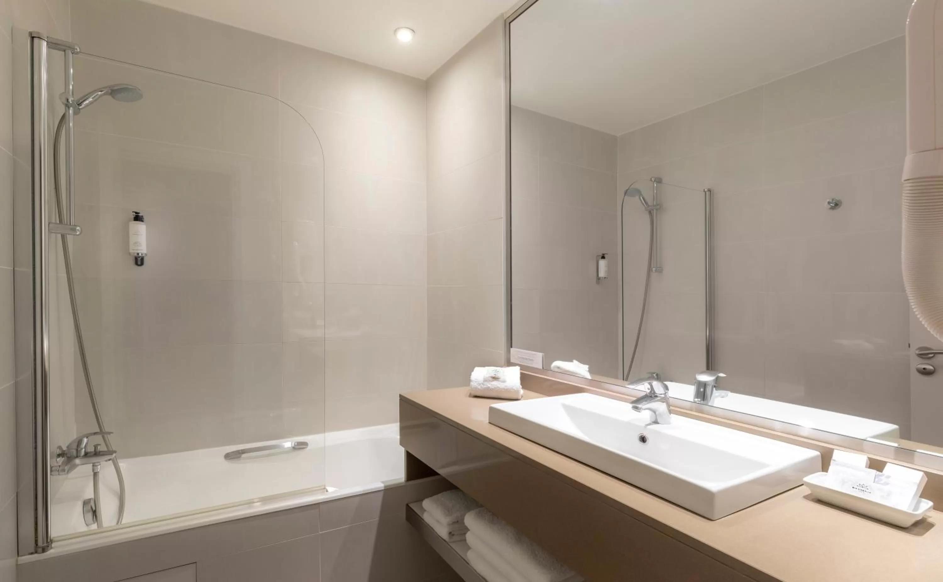 Bathroom in Elysées Ceramic