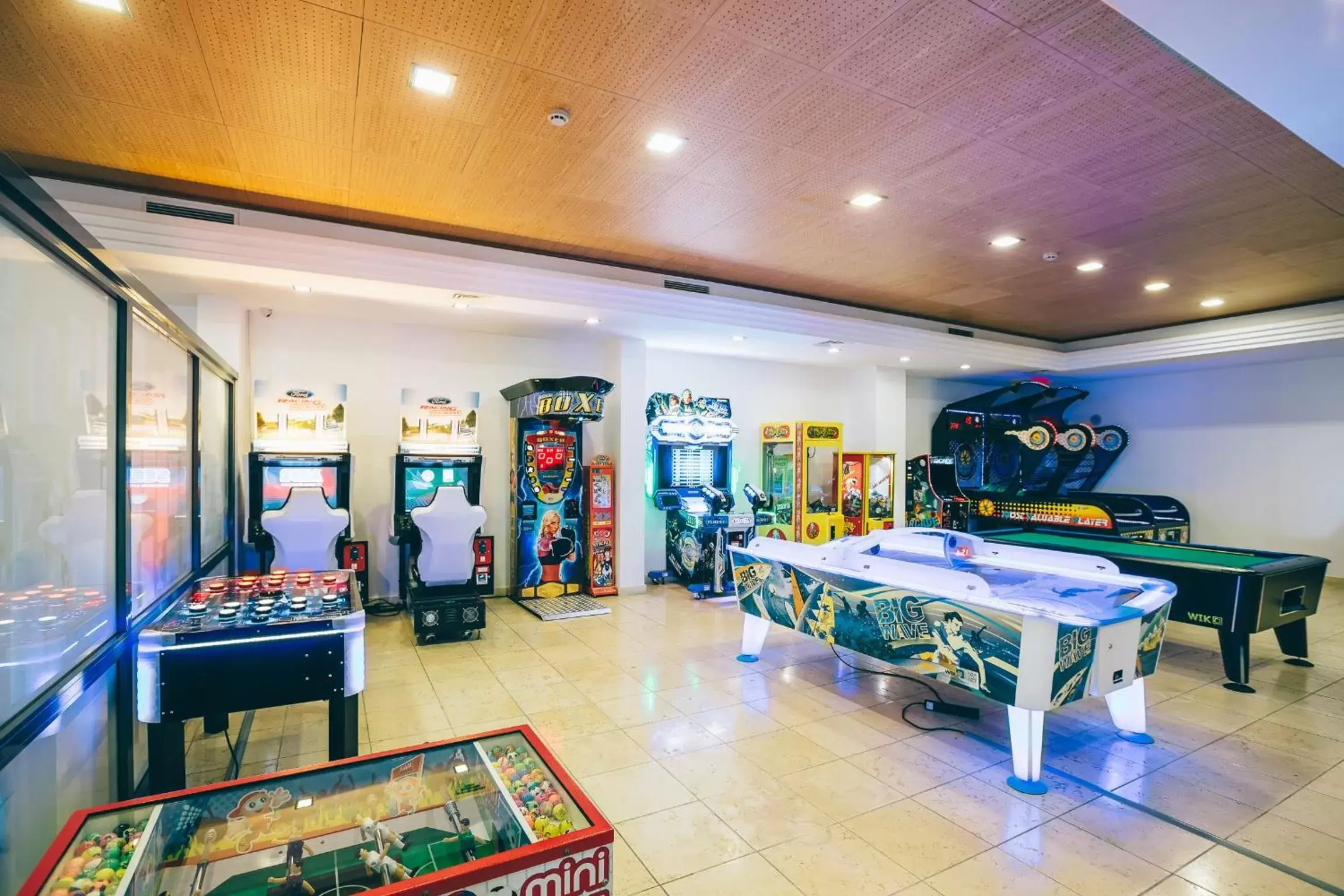 Game Room in Grand Muthu Forte do Vale