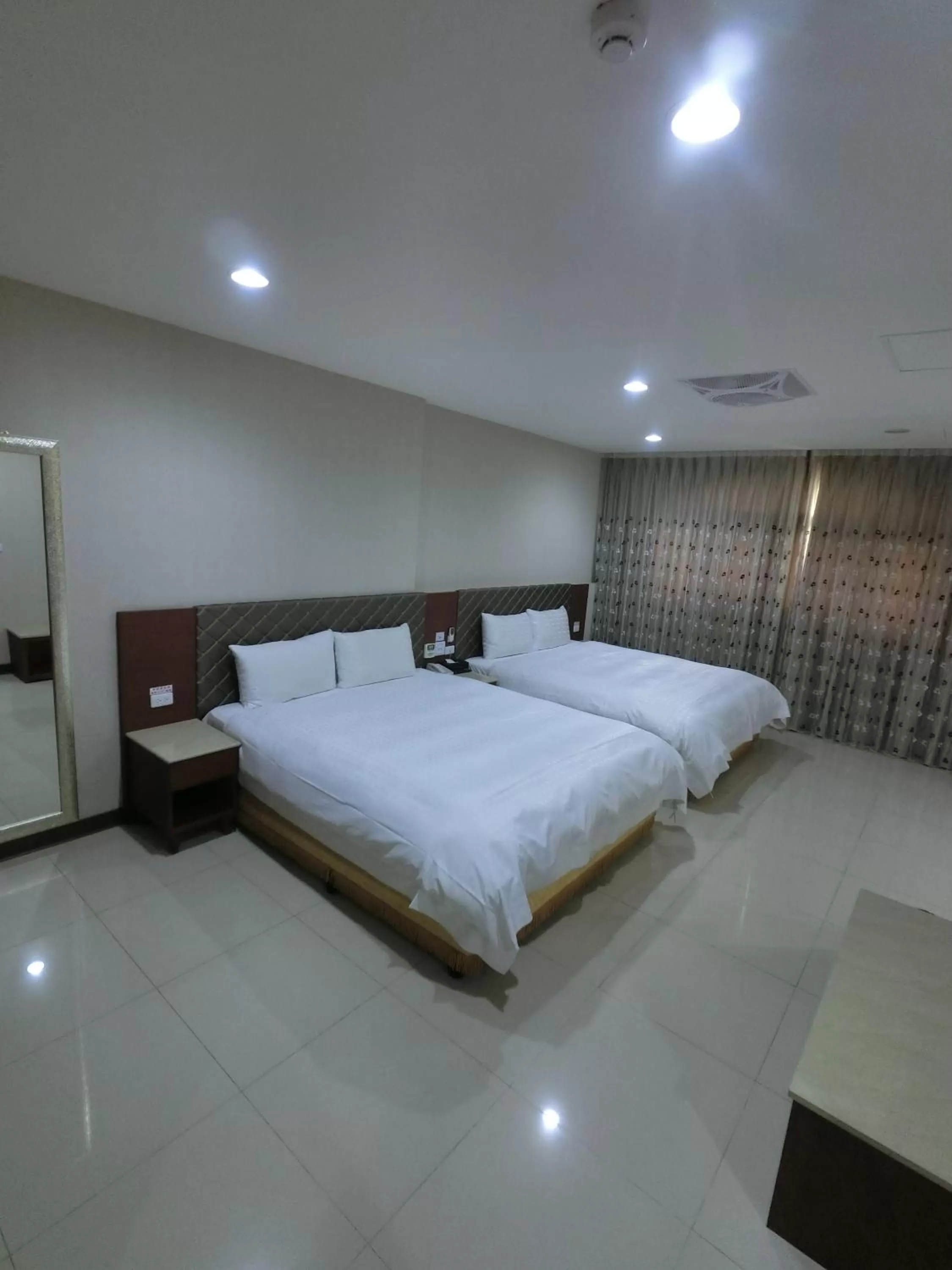 Photo of the whole room, Bed in 雲林斗六福爾摩莎大飯店