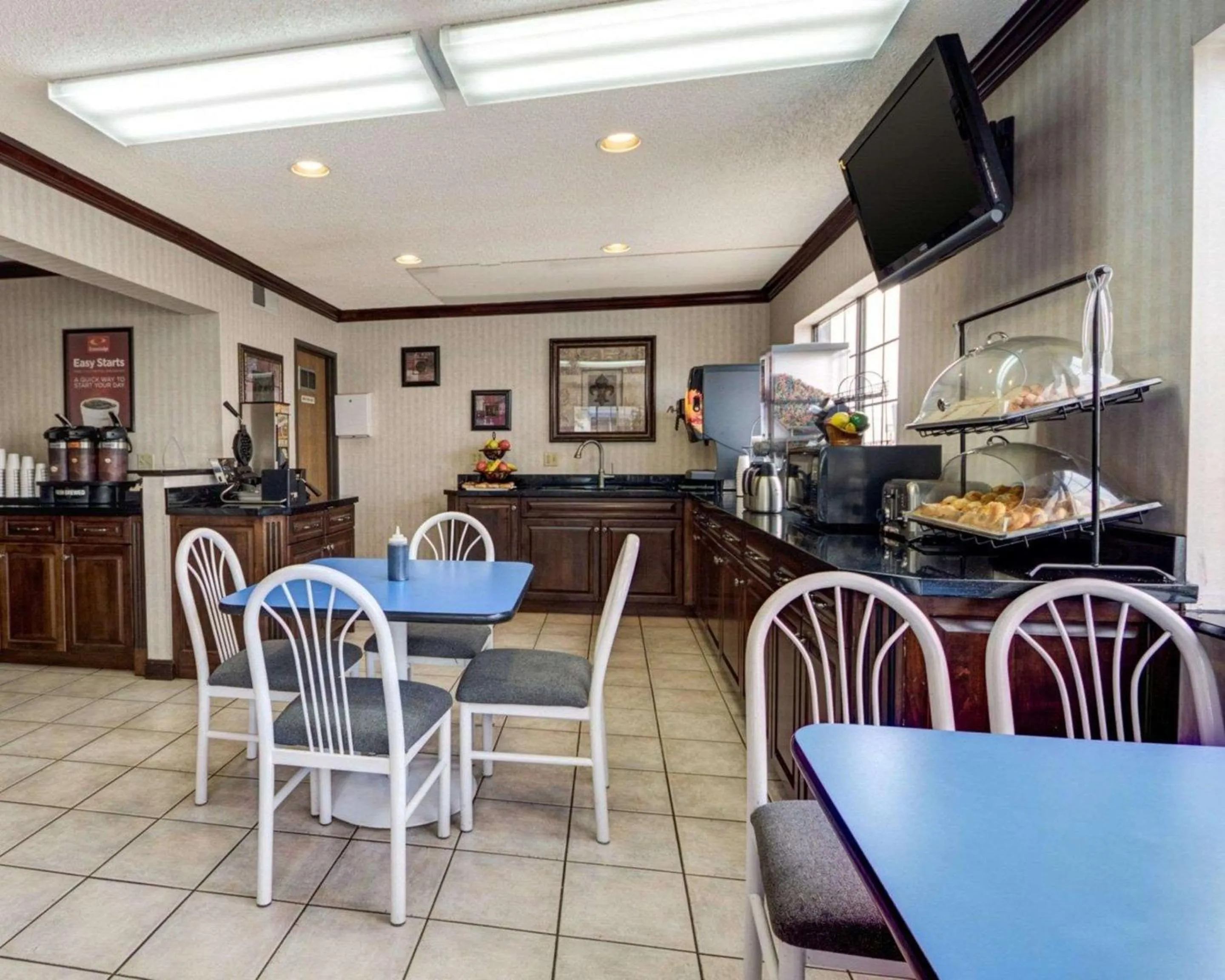 Restaurant/places to eat in Econo Lodge Inn & Suites El Paso West