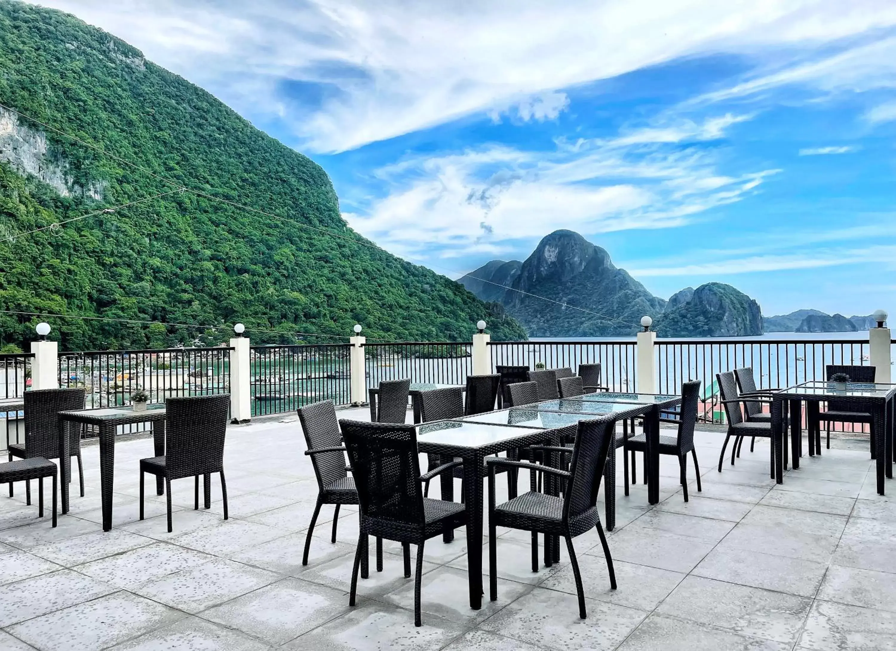 Restaurant/Places to Eat in S Resort El Nido