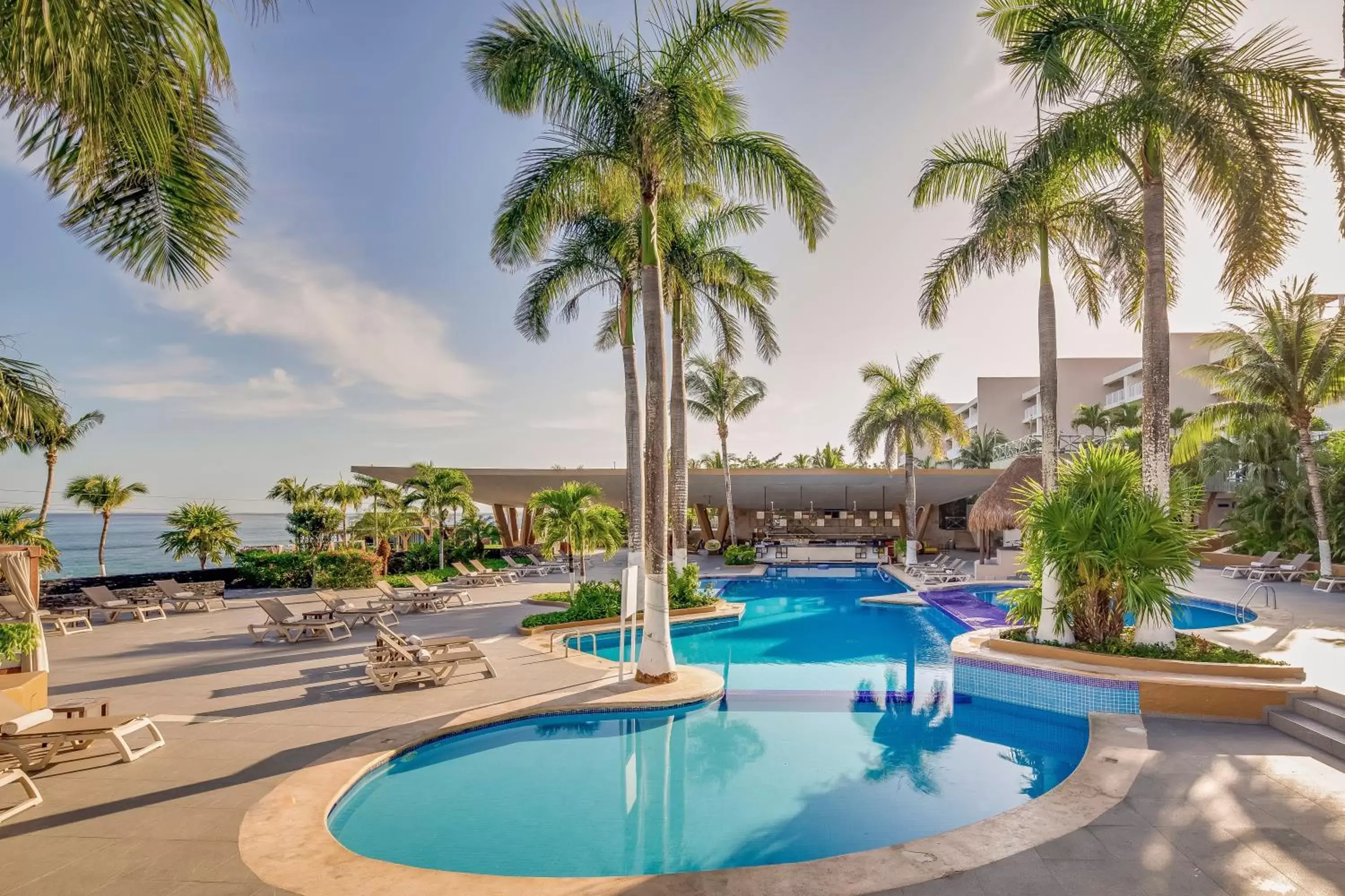 Swimming Pool in Fiesta Americana Cozumel All Inclusive