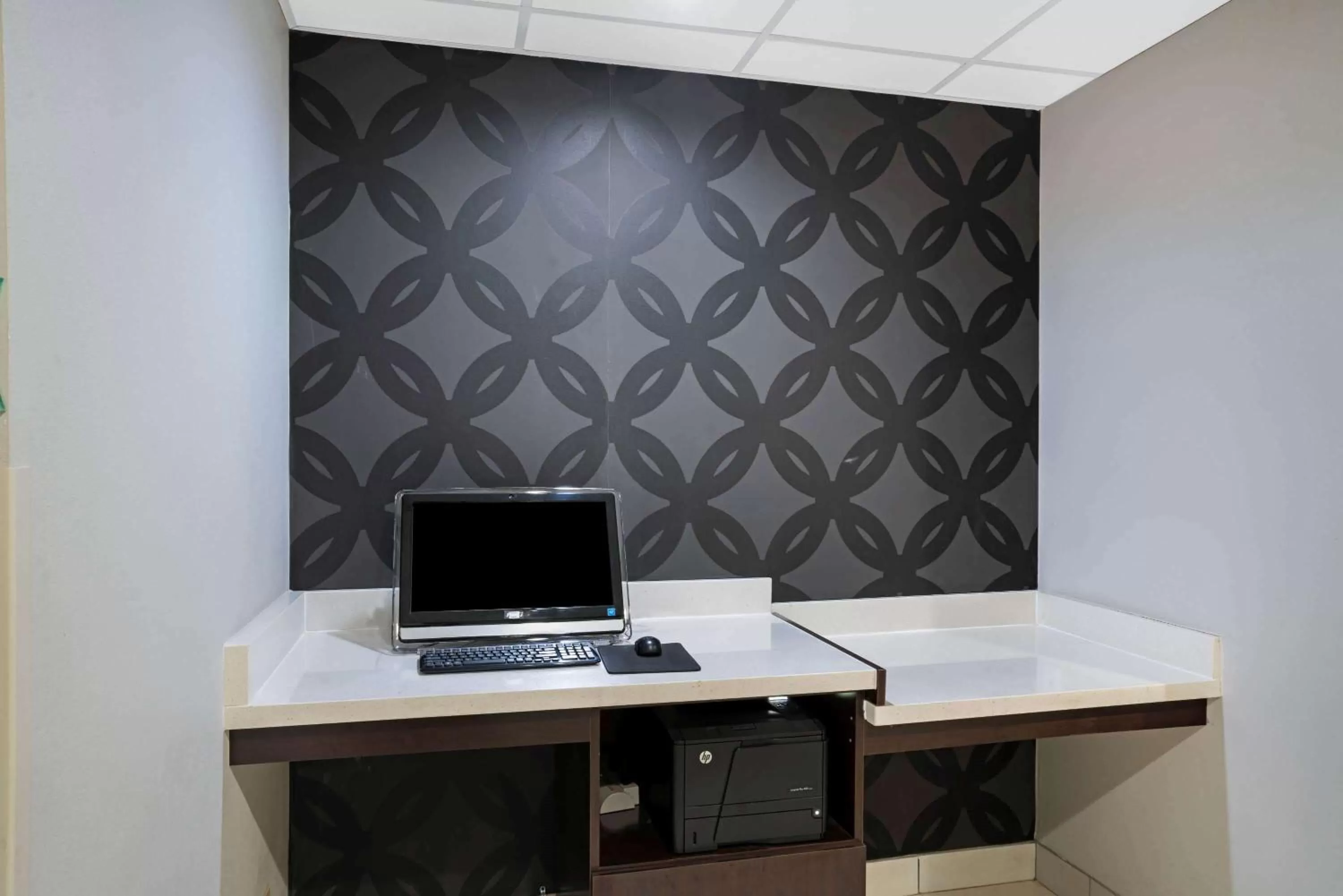 On site in La Quinta by Wyndham Knoxville North I-75