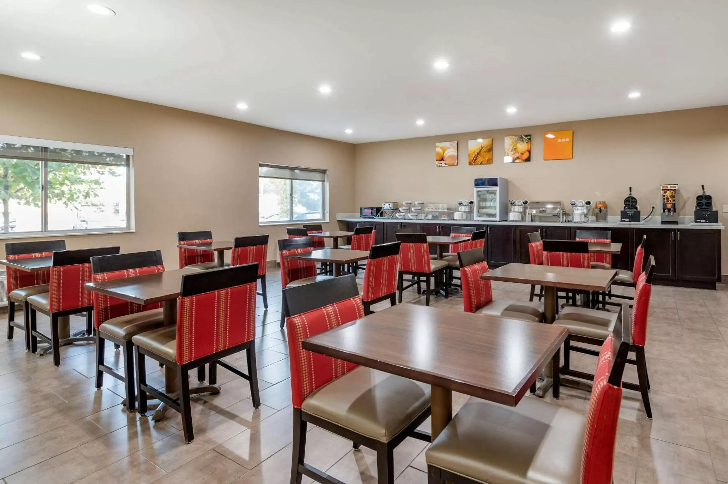 Restaurant/Places to Eat in Comfort Suites Keeneland
