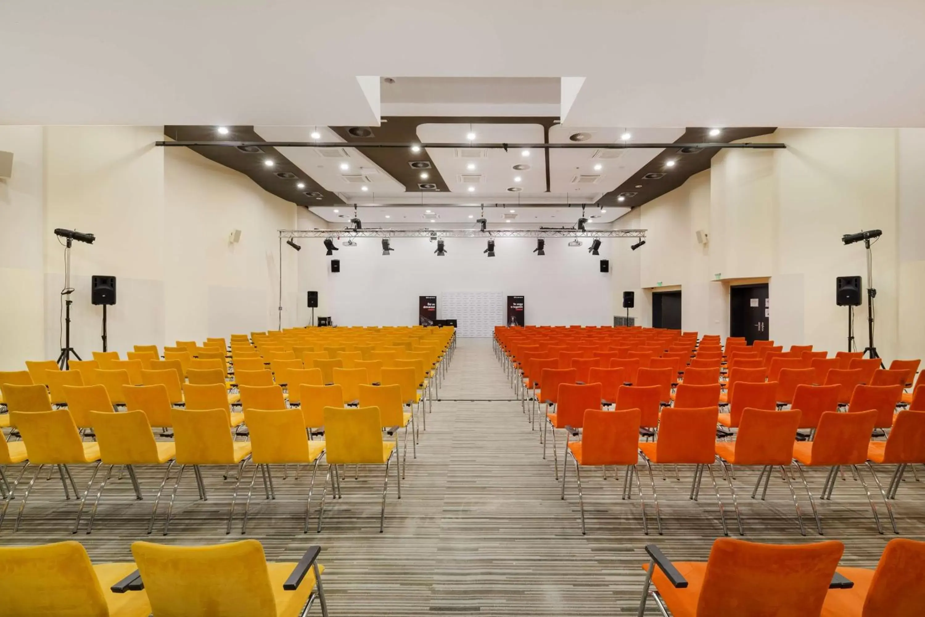 Meeting/conference room in Park Inn By Radisson Budapest