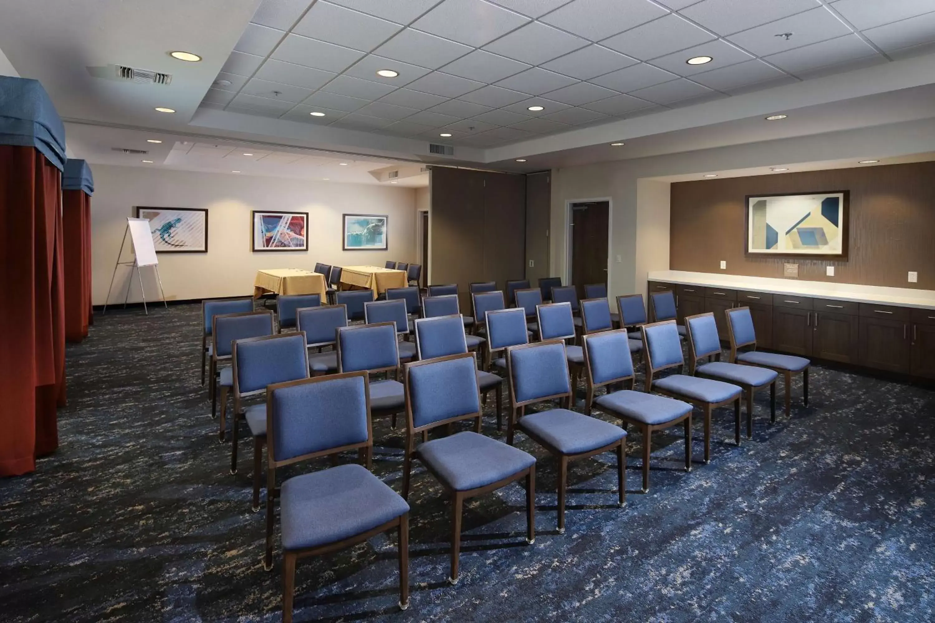 Meeting/conference room in Hampton Inn Suites Tucson Tech Park