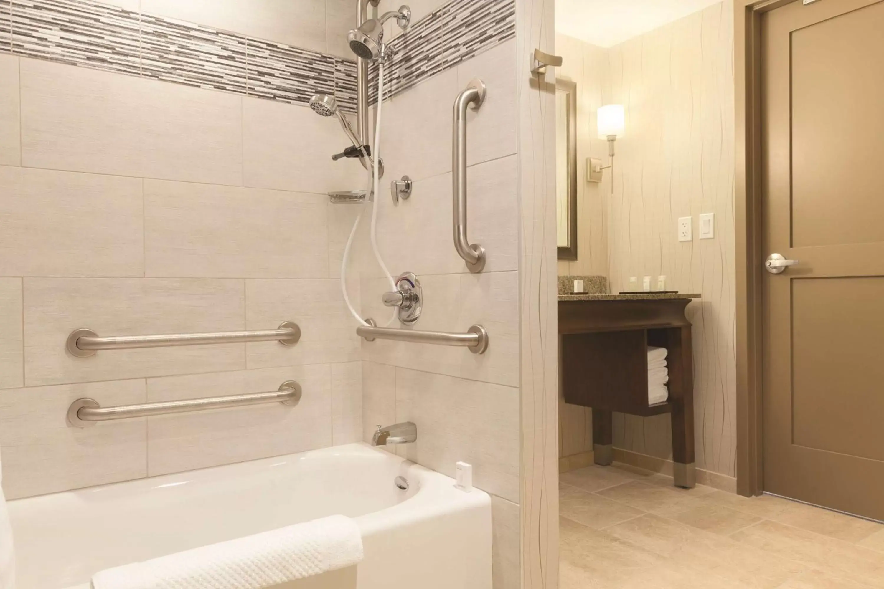 Bathroom in Embassy Suites Saratoga Springs
