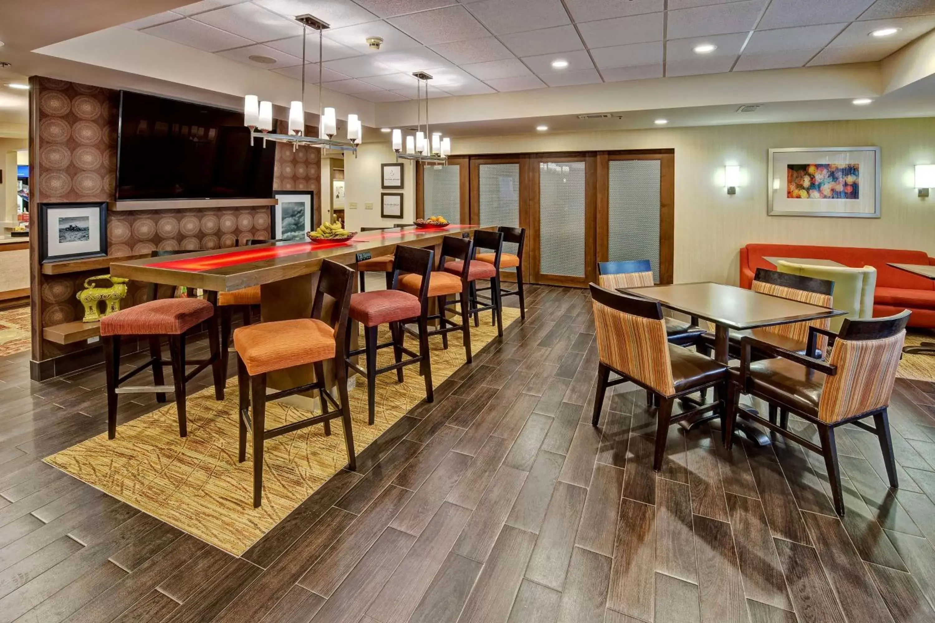 Lobby or reception, Restaurant/Places to Eat in Hampton Inn Houston Baytown