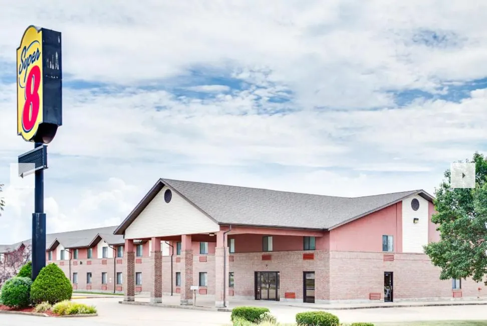 Property building in Super 8 by Wyndham Springfield-Battlefield