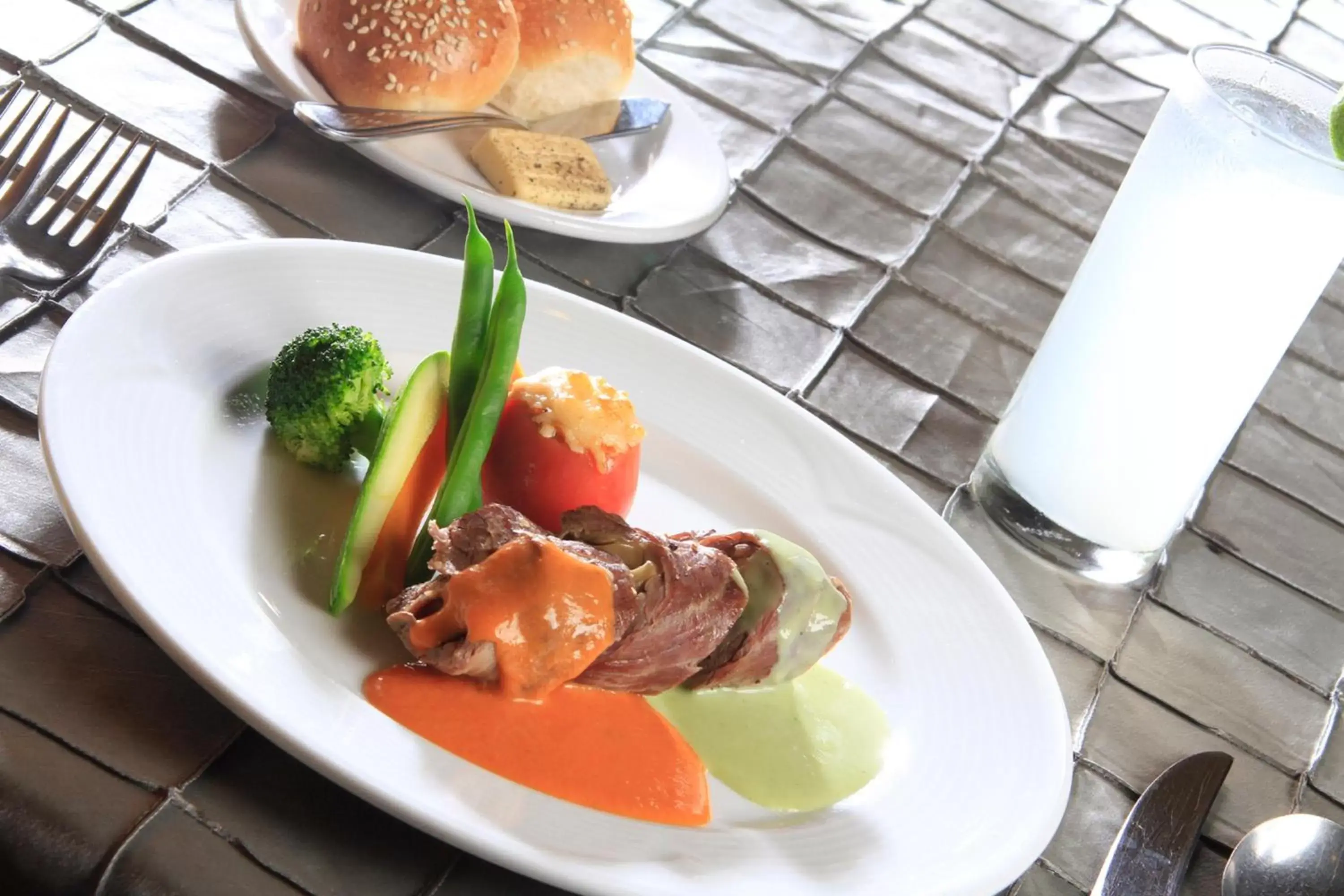 Restaurant/places to eat, Food in Holiday Inn Monterrey-Parque Fundidora, an IHG Hotel