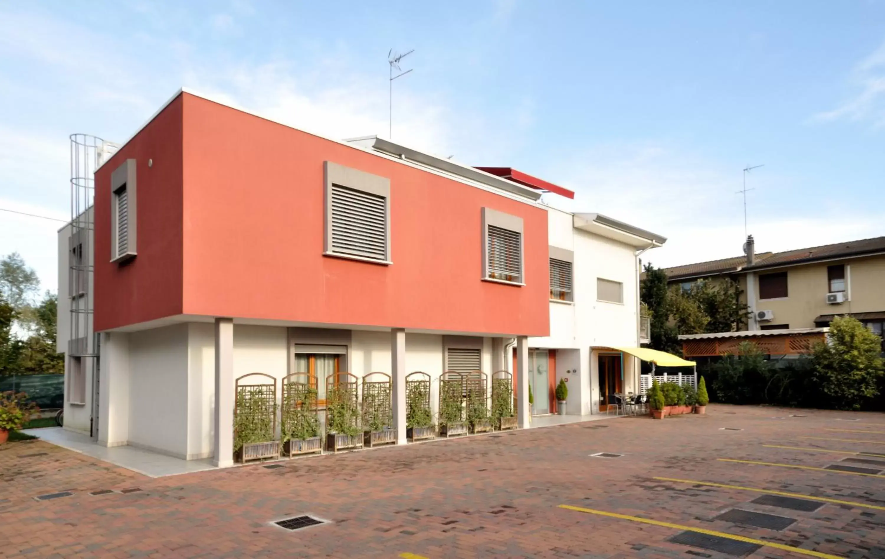 Facade/entrance, Property Building in Hotel Mezzaluna