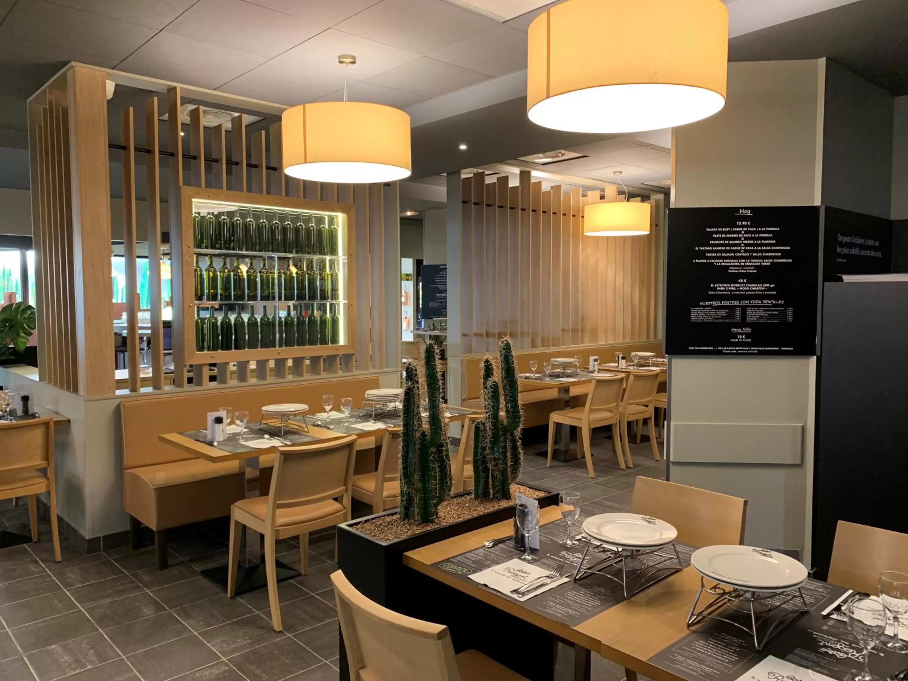 Restaurant/places to eat in ibis Tours Centre Gare