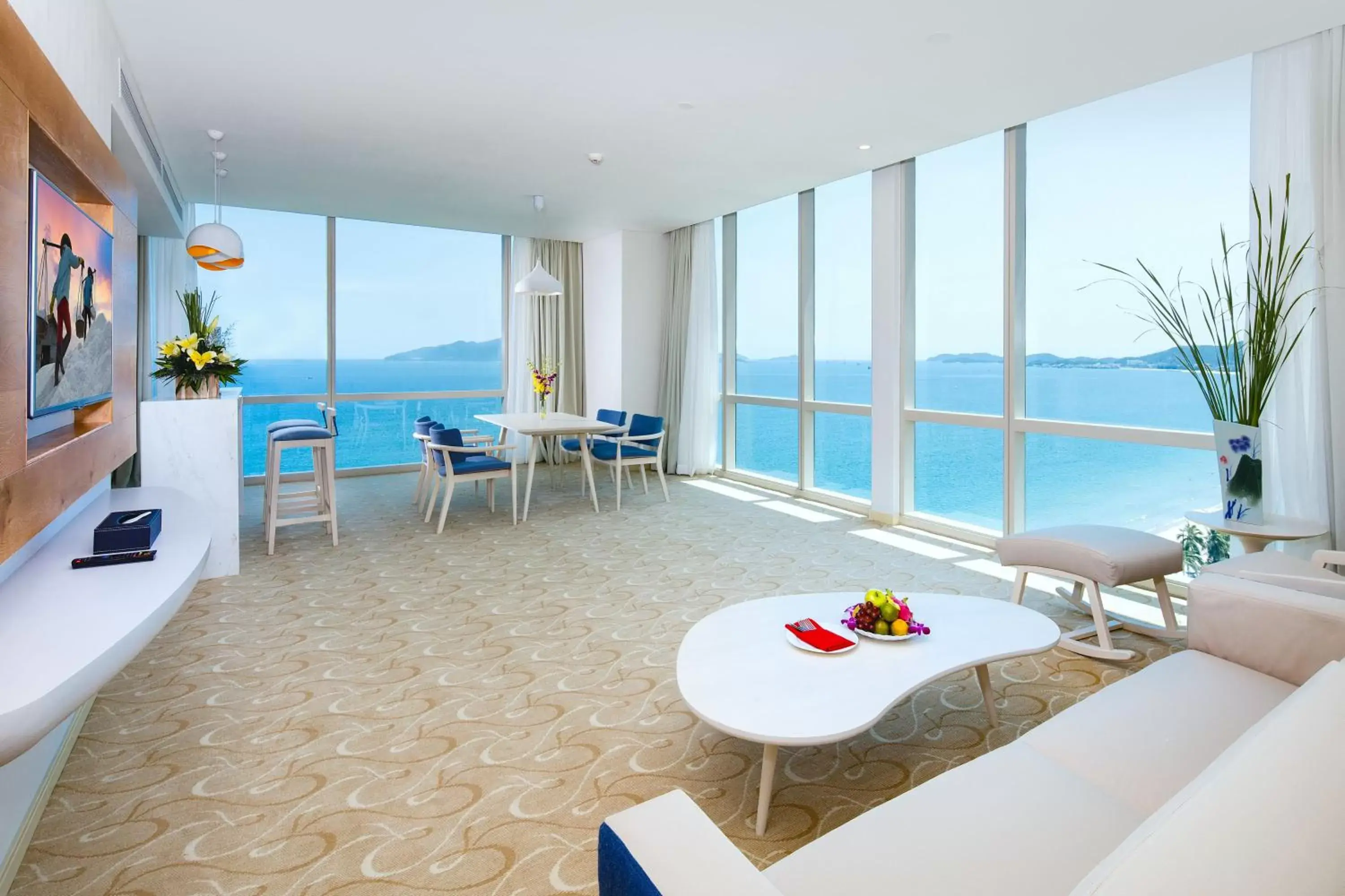 Kitchen or kitchenette, Sea View in Diamond Bay Hotel