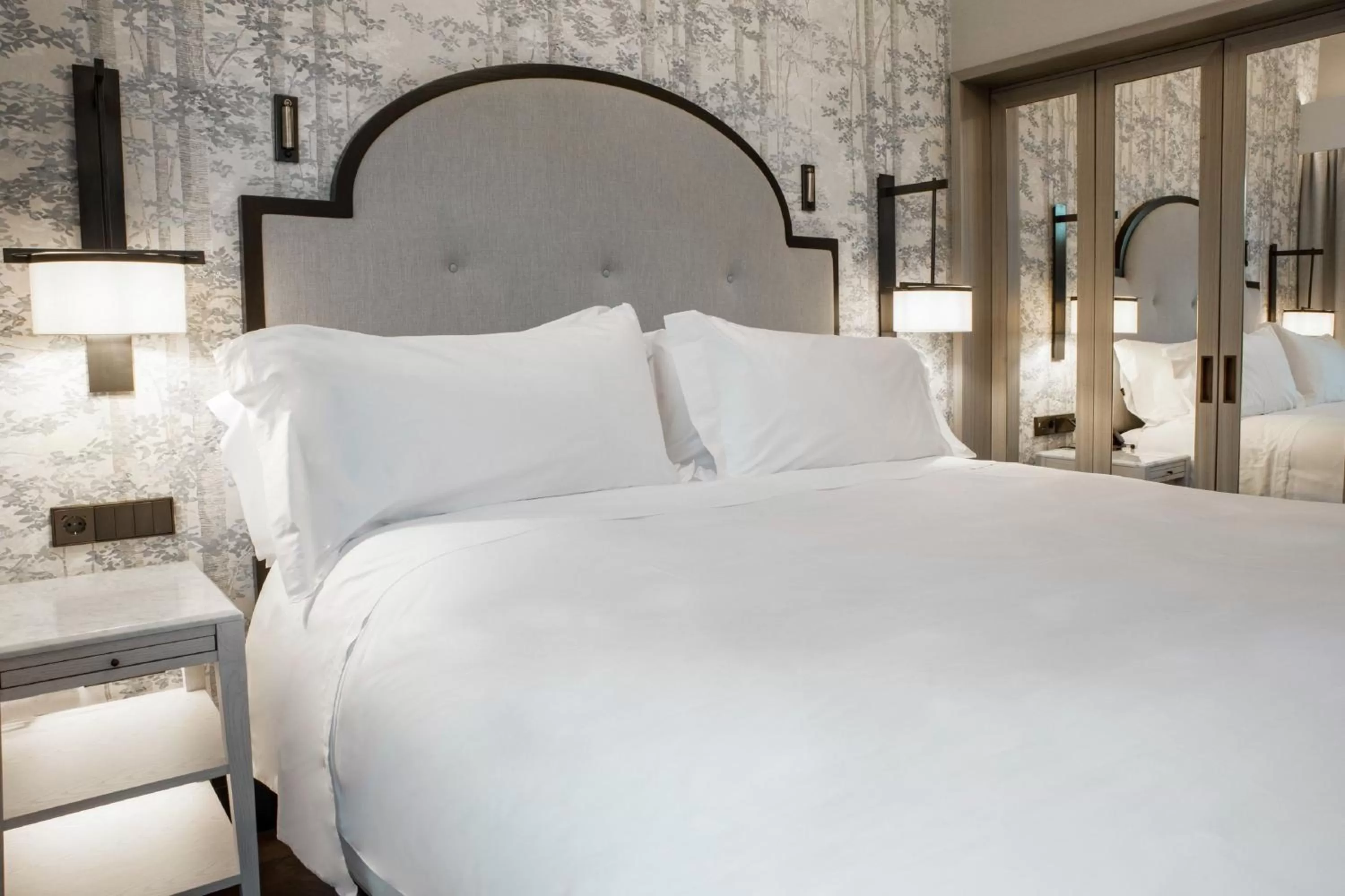 Photo of the whole room, Bed in InterContinental Porto - Palacio das Cardosas by IHG