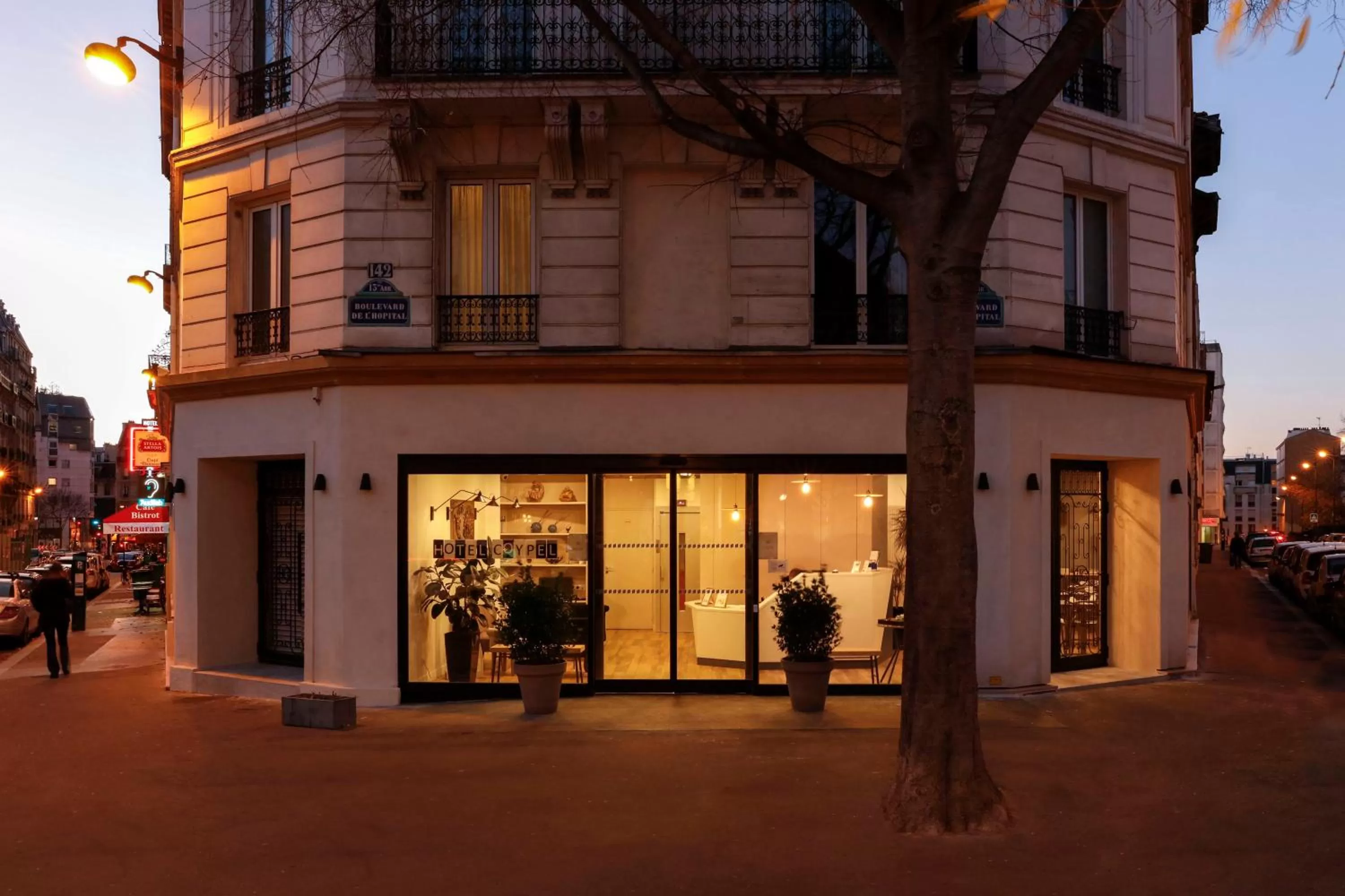 Facade/entrance in Hôtel Coypel by Magna Arbor