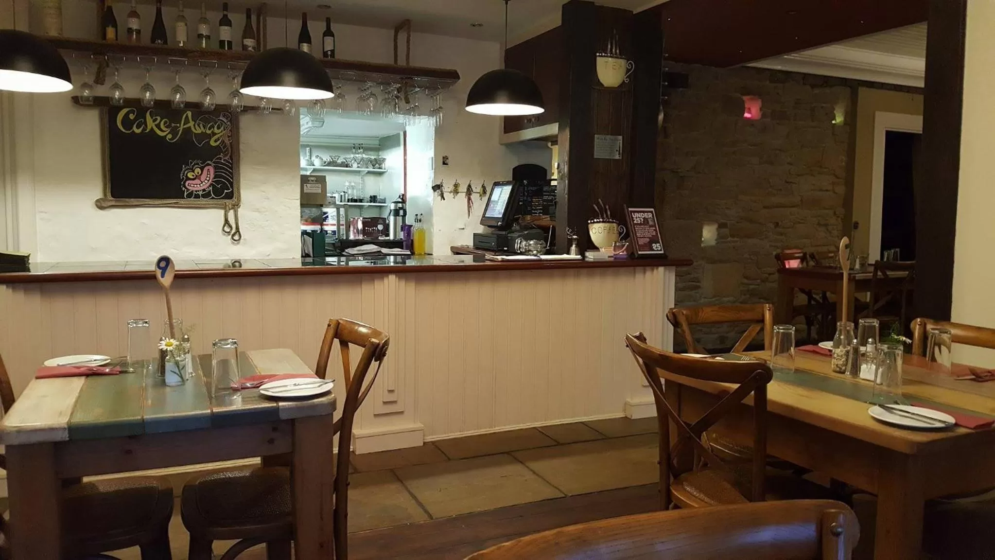 Restaurant/places to eat in The Ship Inn