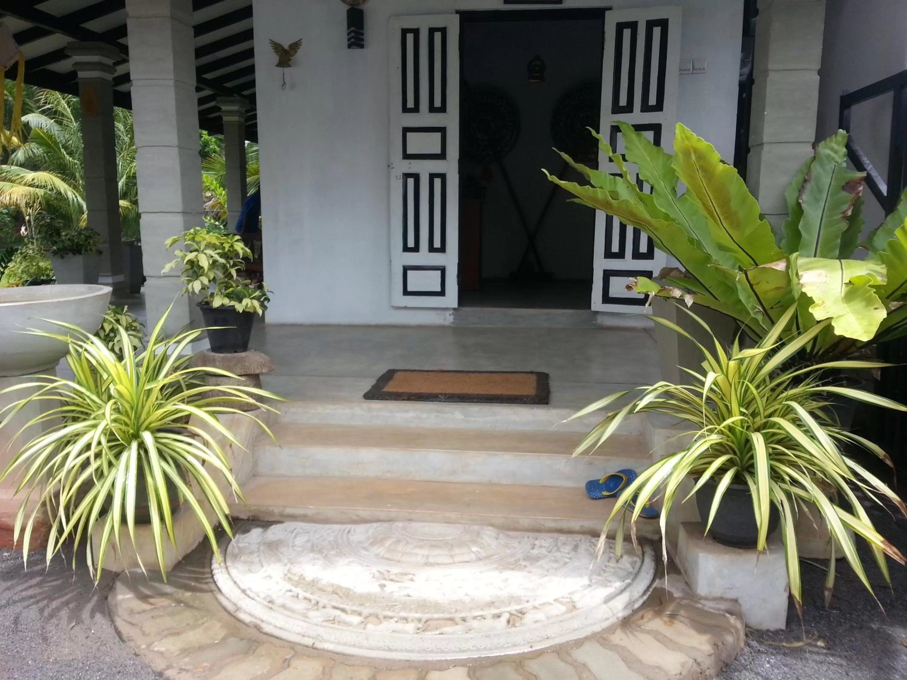 Facade/entrance in Green Wood Villa Negombo