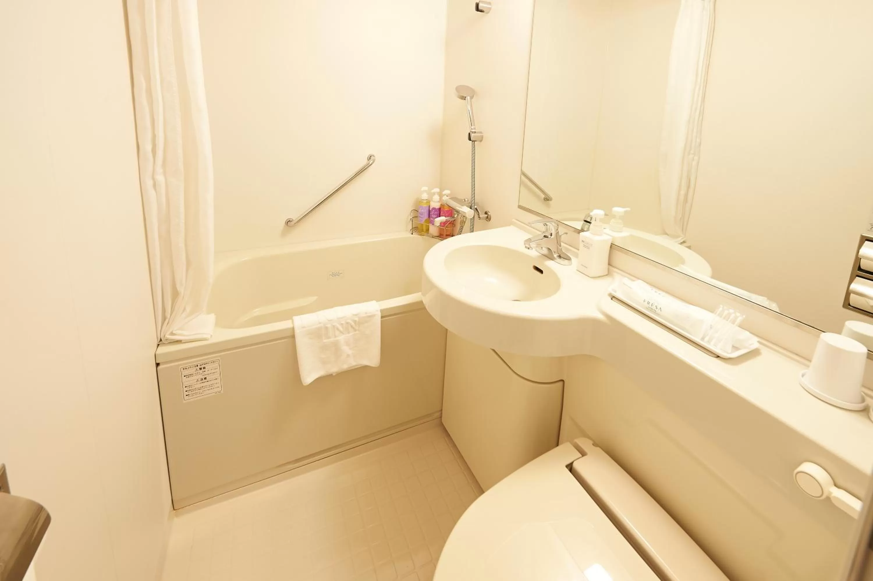 Shower in Sotetsu Fresa Inn Tokyo Kinshicho