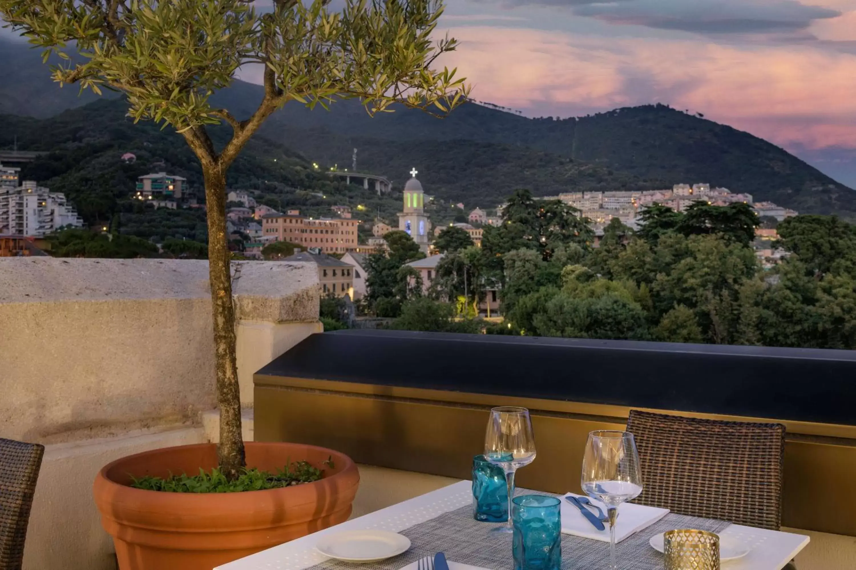 Lounge or bar in AC Hotel Genova by Marriott