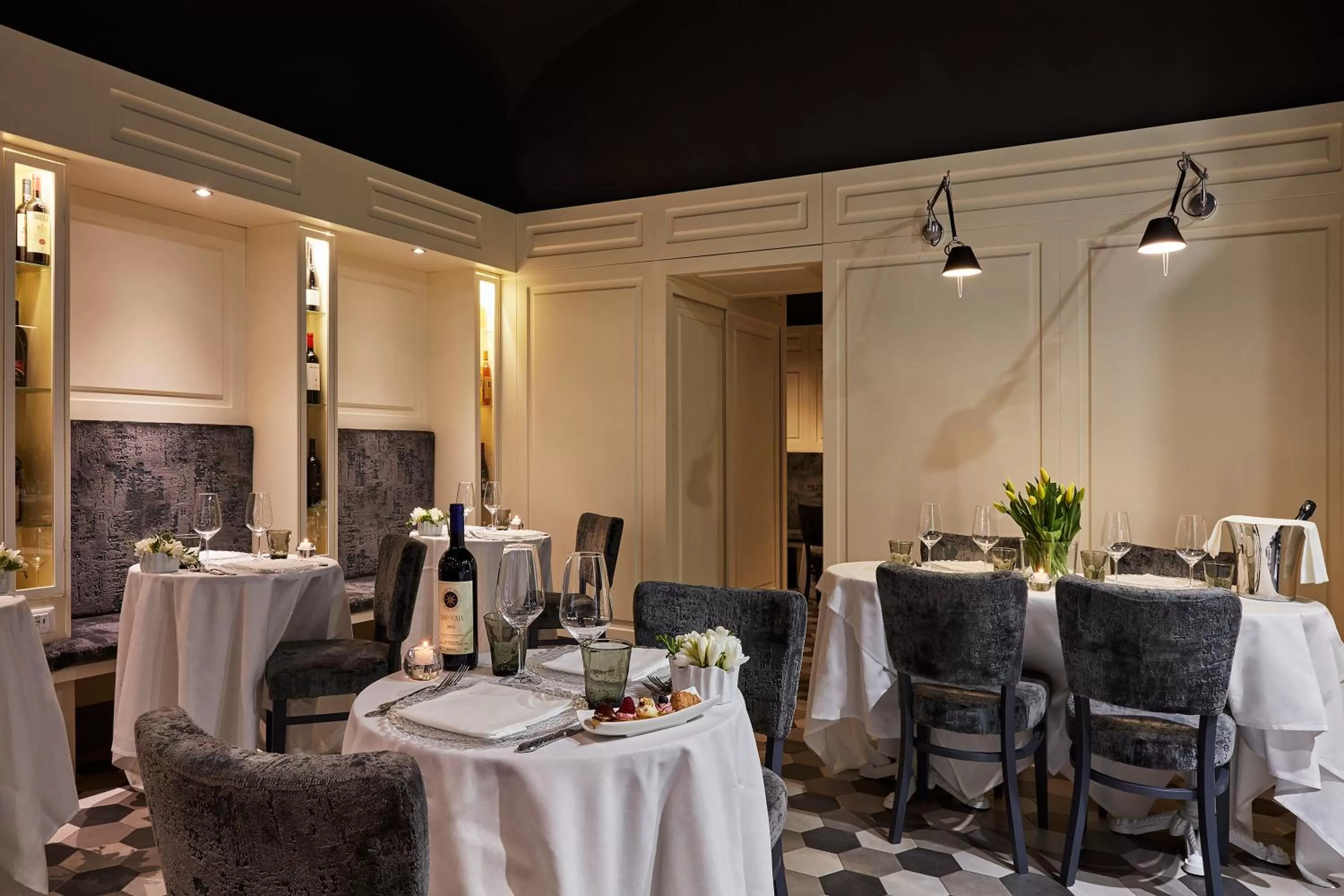 Restaurant/places to eat in The Code Hotel