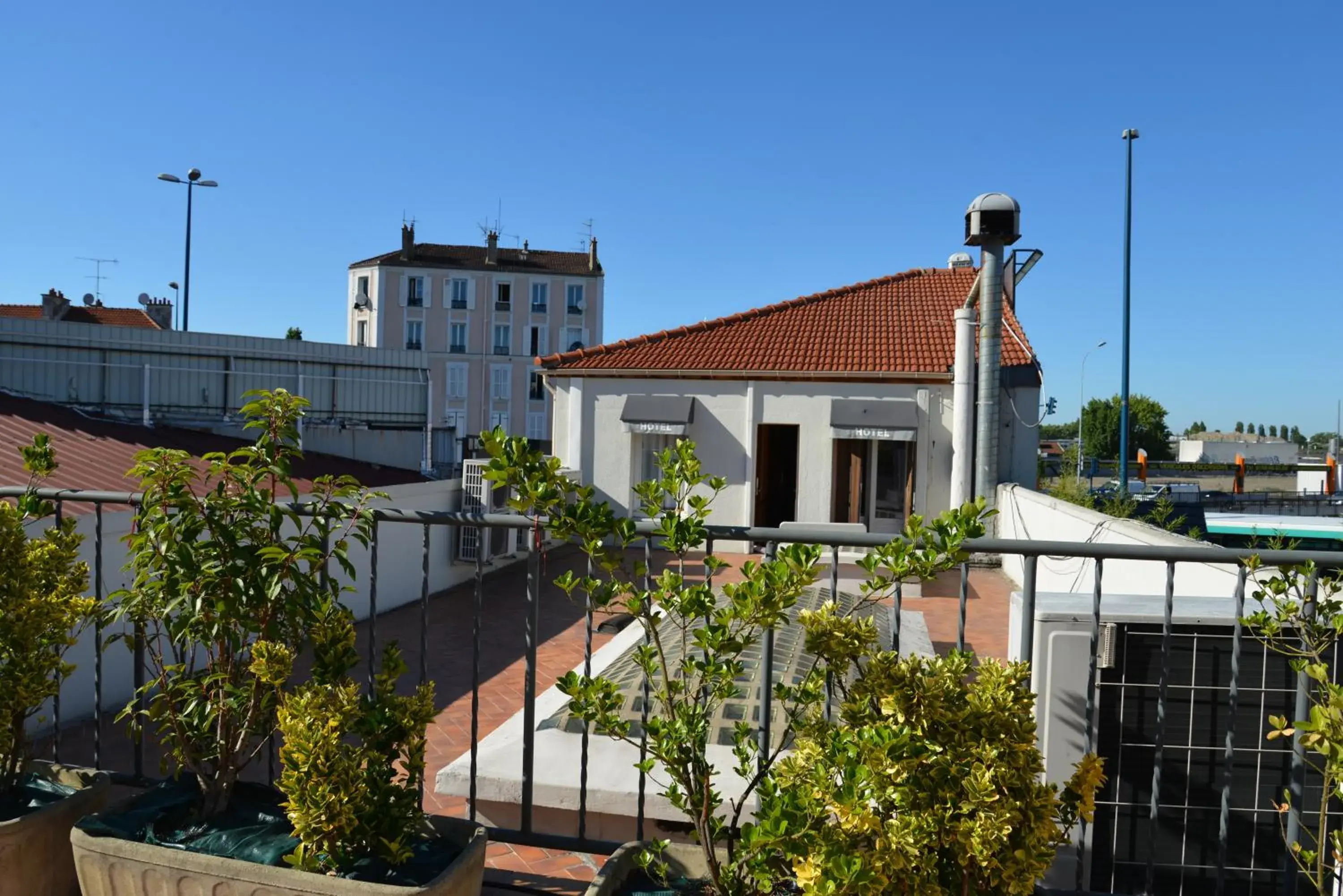 Balcony/Terrace, Property Building in Le Cheval Noir Hôtel Paris Pantin