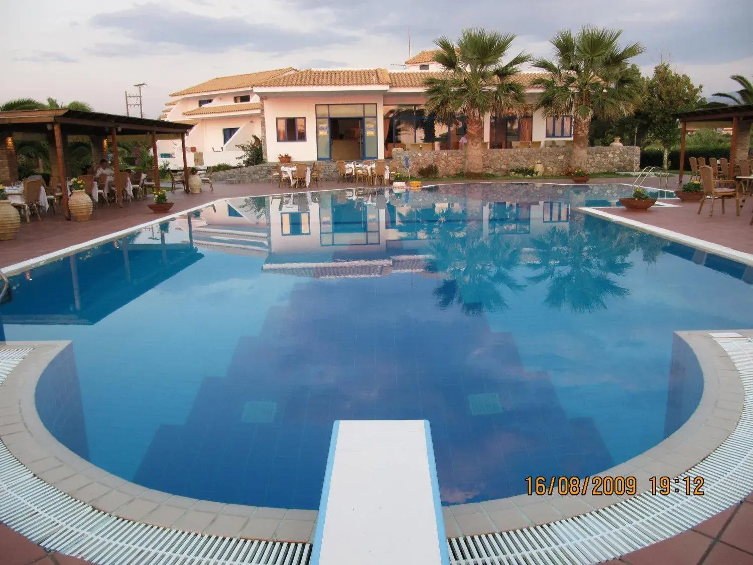 Swimming Pool in Hotel Oasis