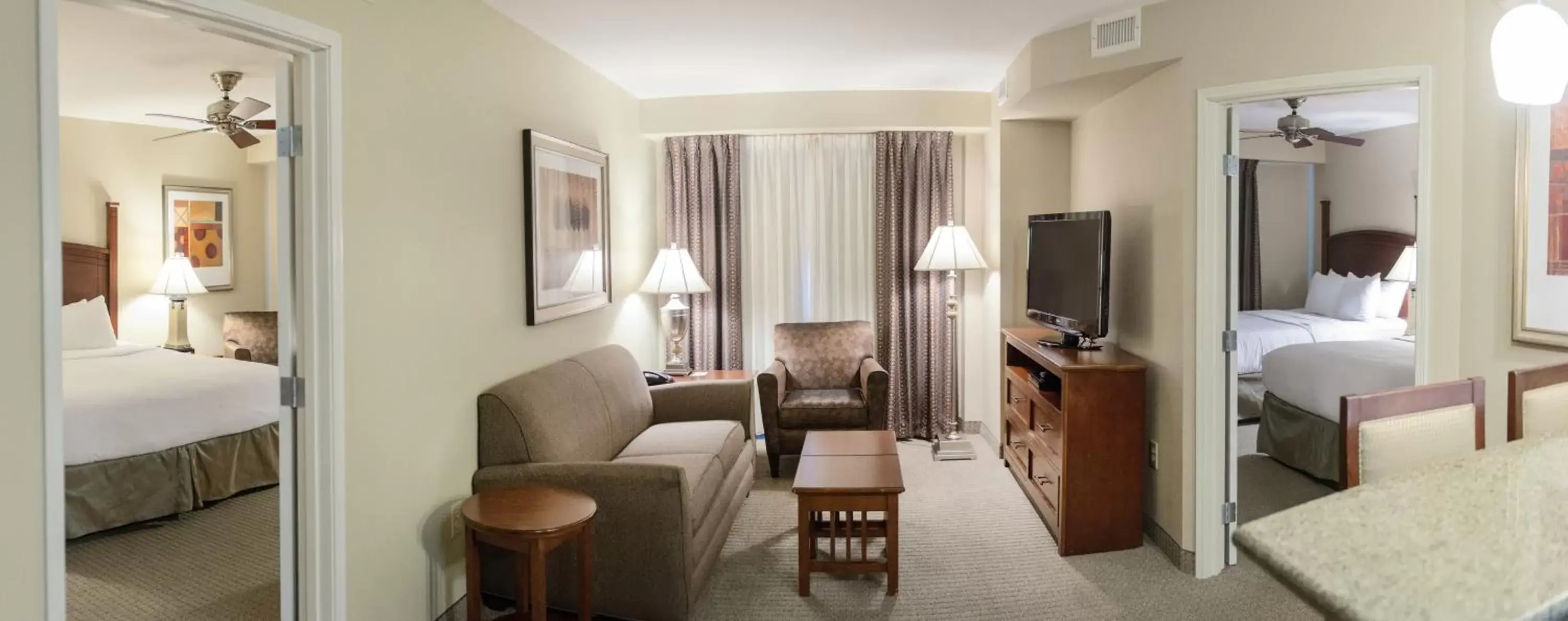 Seating Area in Staybridge Suites Wilmington East, an IHG Hotel