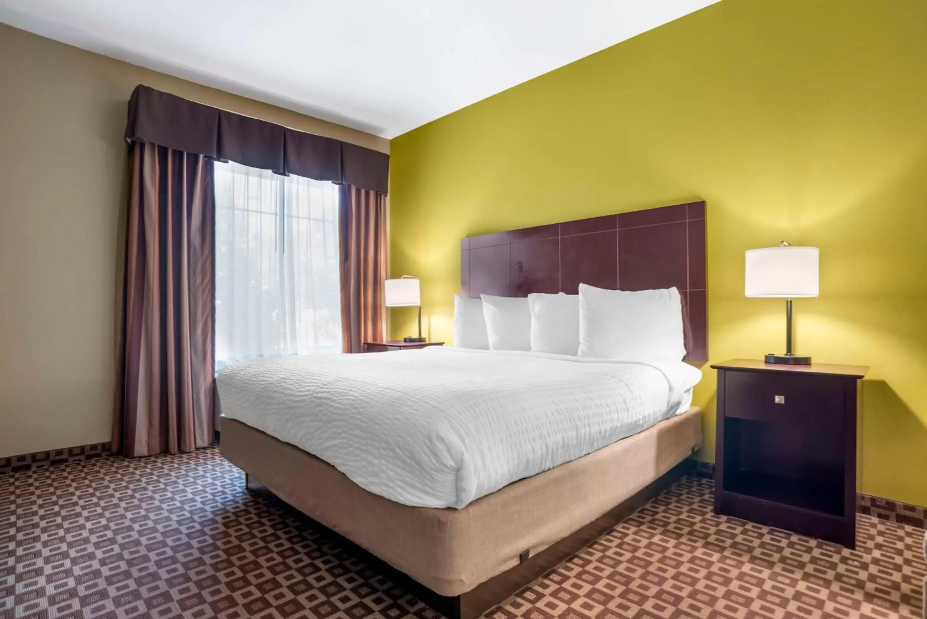 Bedroom, Bed in Best Western Plus Chalmette Hotel