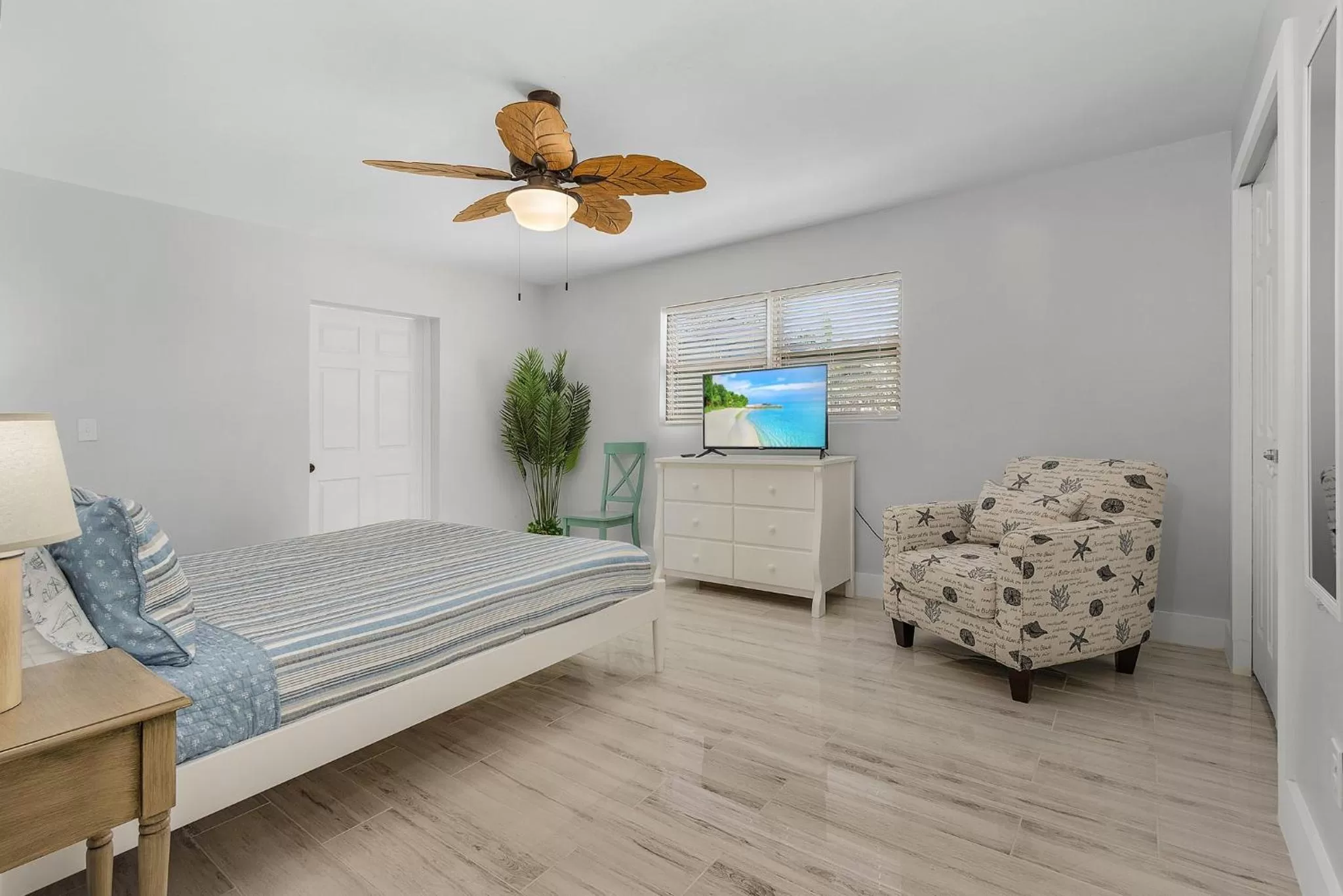 Bed in Matlacha on Shoreview