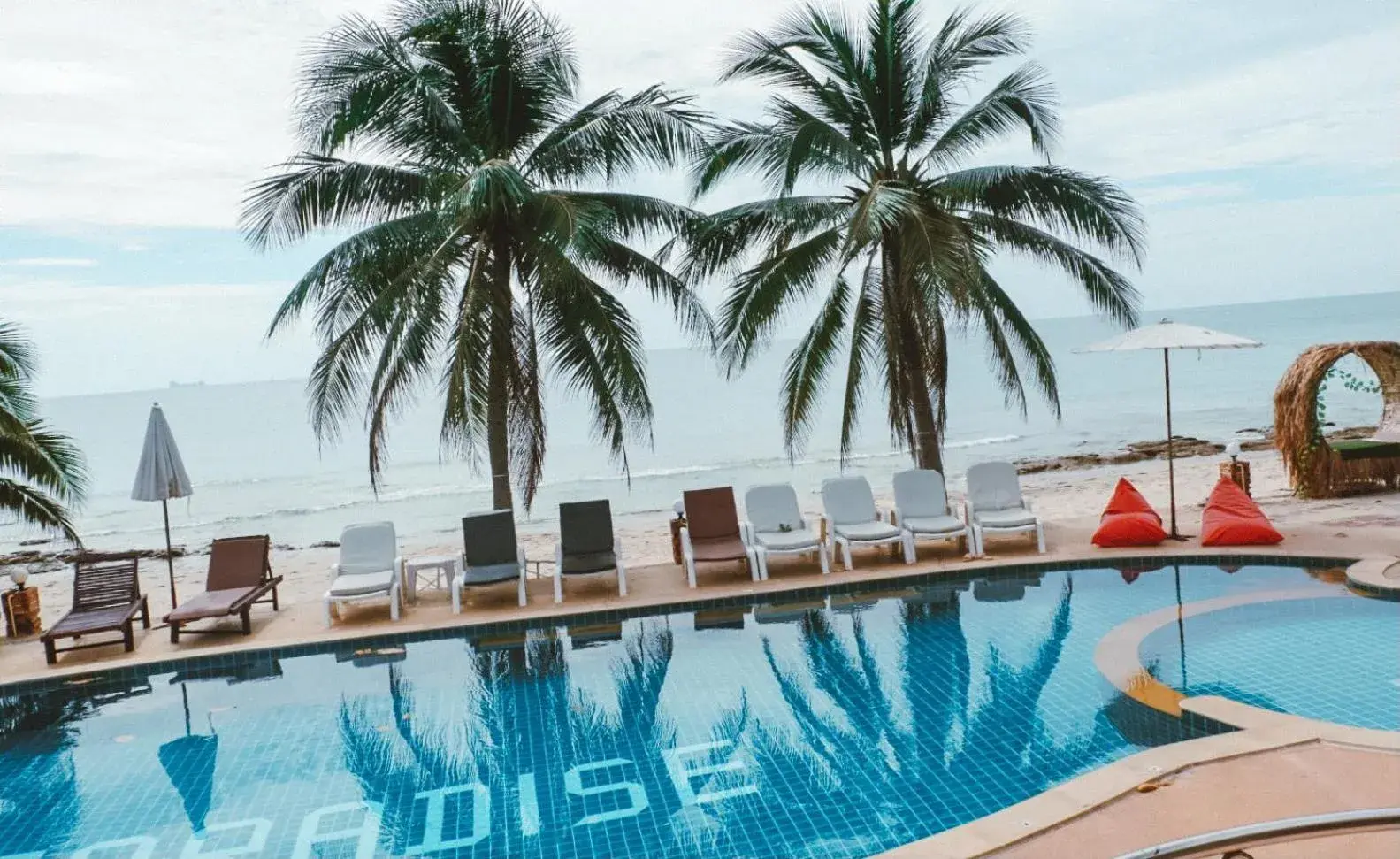 Swimming Pool in Lanta Paradise Beach Resort