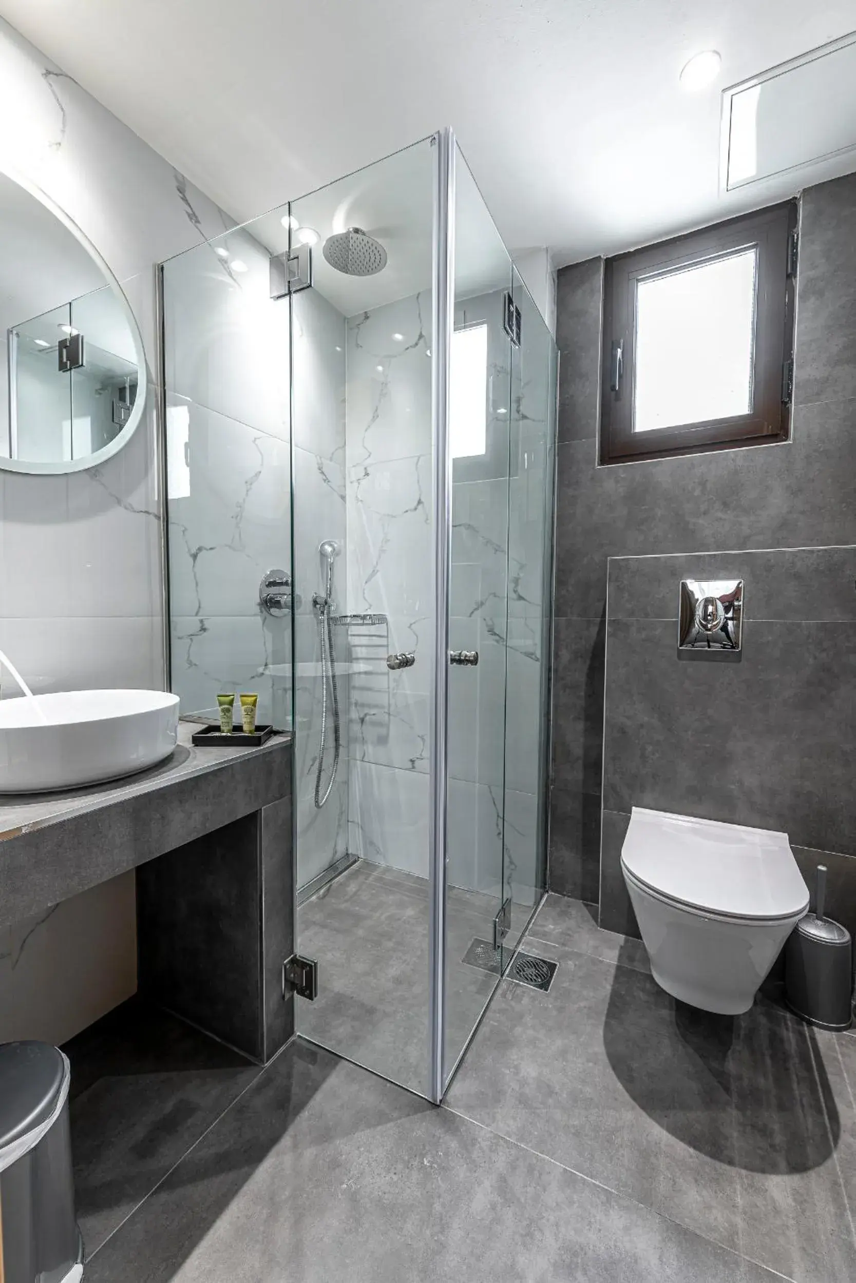 Shower, Bathroom in Parnon Hotel