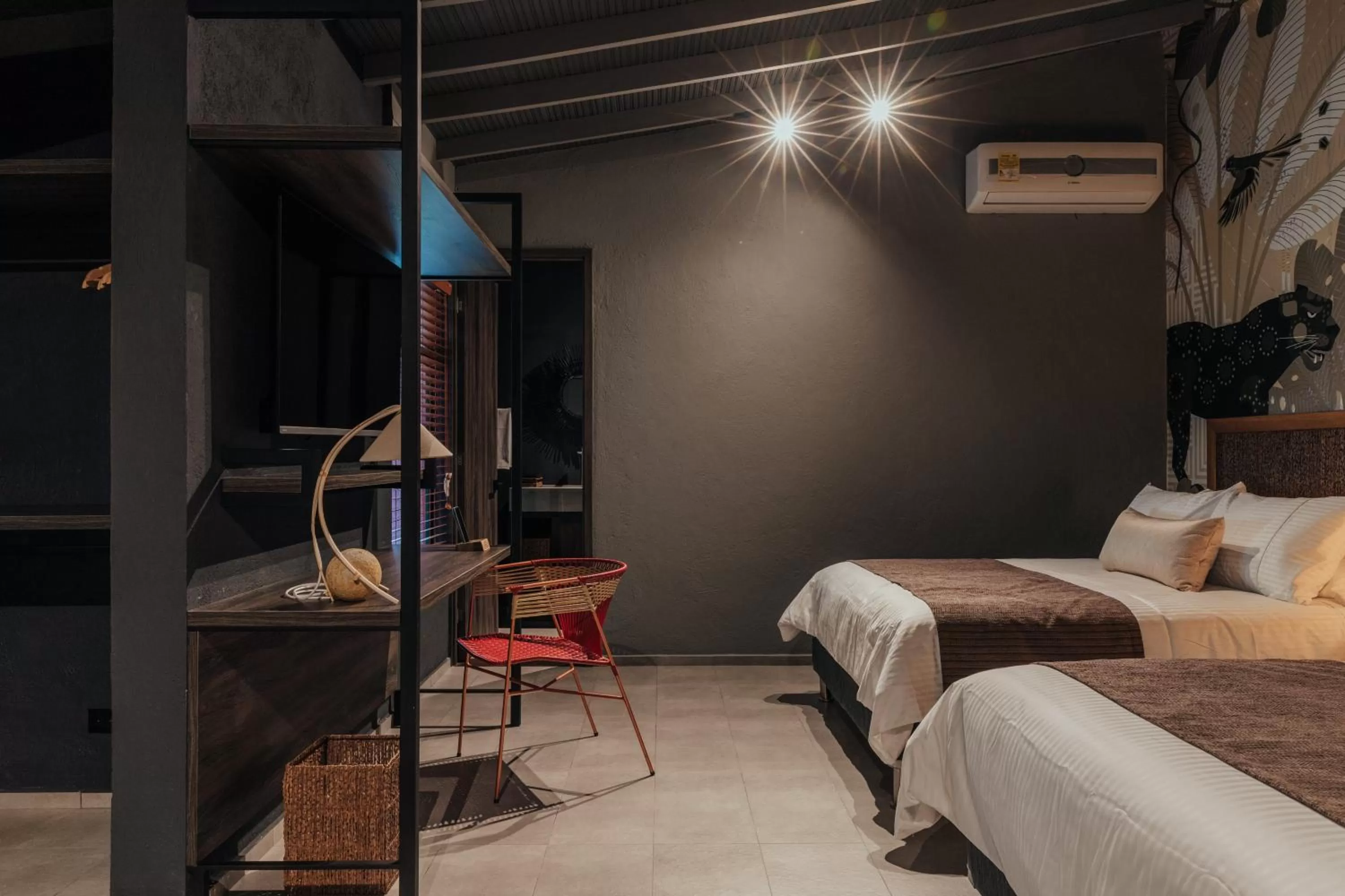 Photo of the whole room, Bed in Sui Boutique Hotel