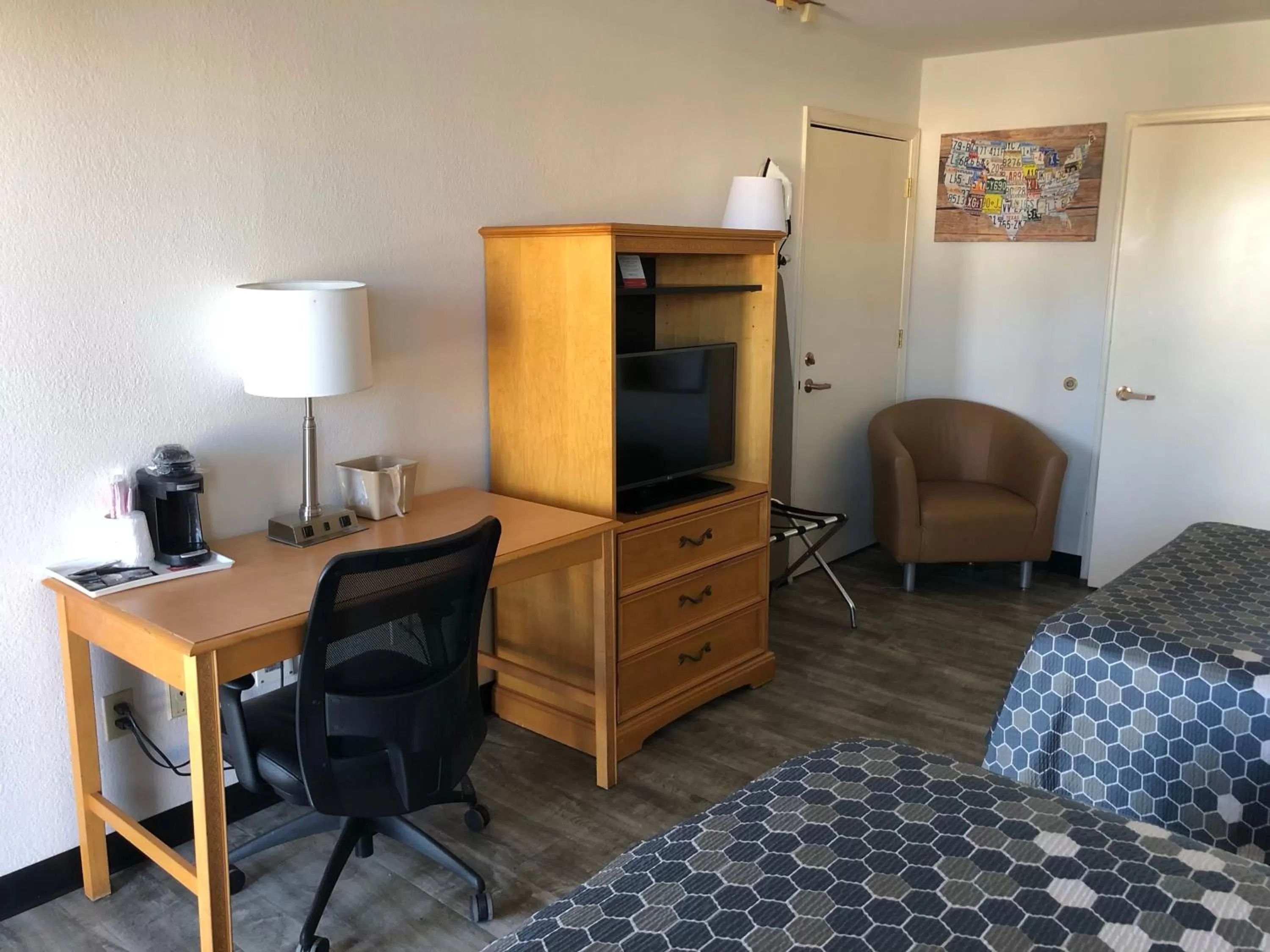 Bed in Econo Lodge Lordsburg I-10