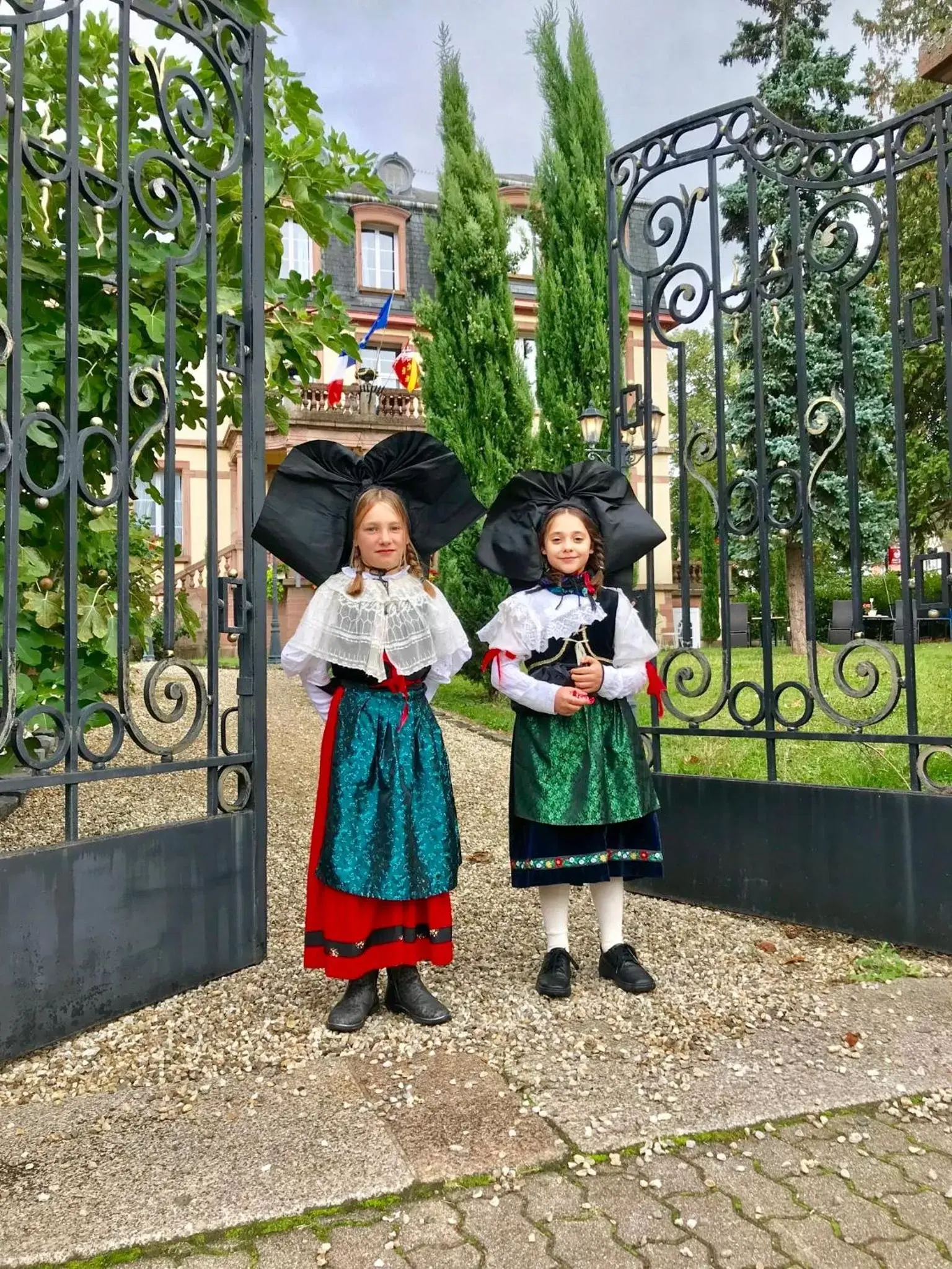 Facade/entrance, Children in Hôtel Le Manoir